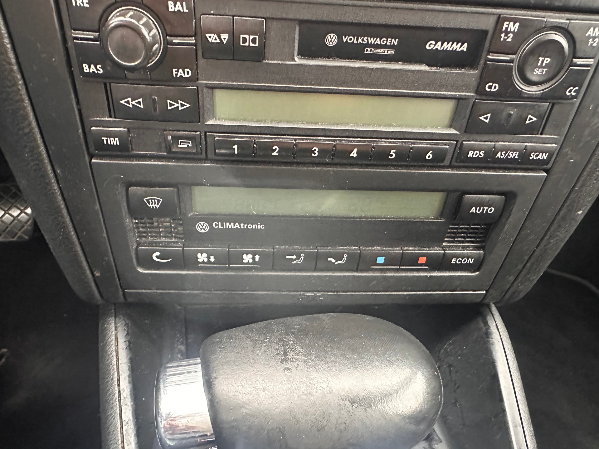VW Golf Variant 1.6 Trendline Automatic-image-8