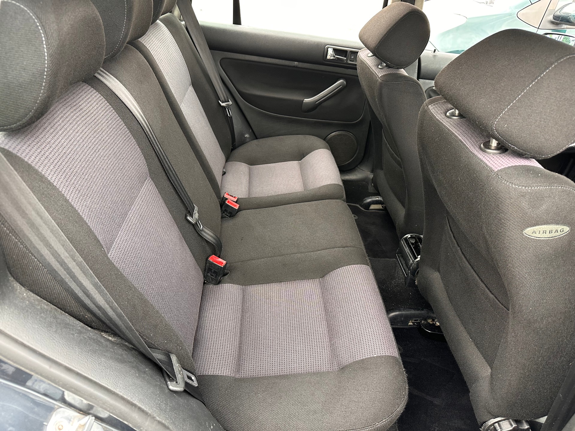 VW Golf Variant 1.6 Trendline Automatic-image-11