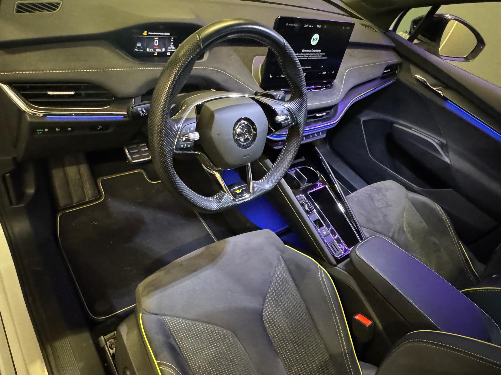 SKODA Enyaq Coupé RS iV 80 4x4-image-1