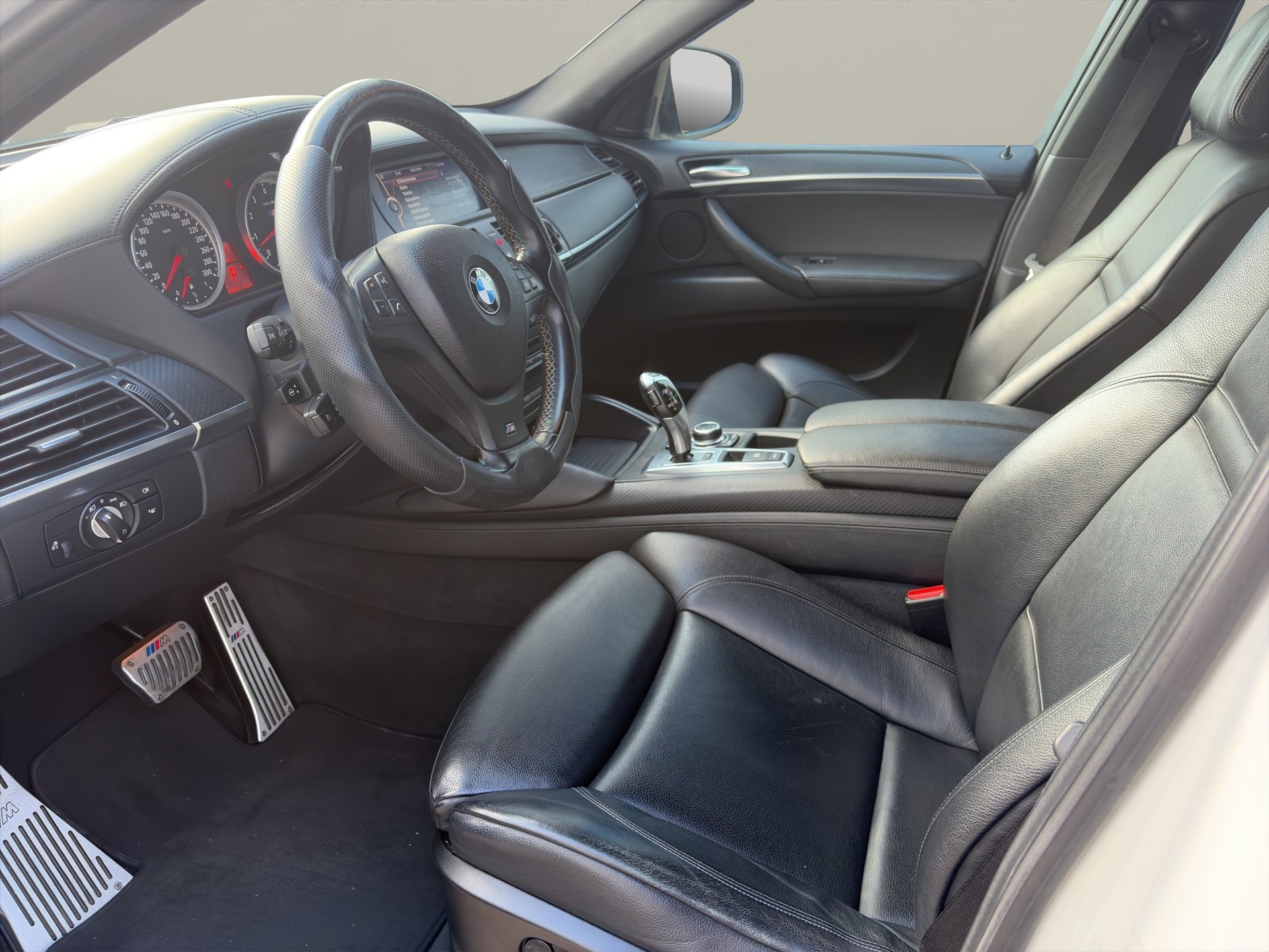 BMW X6 M Steptronic-image-10