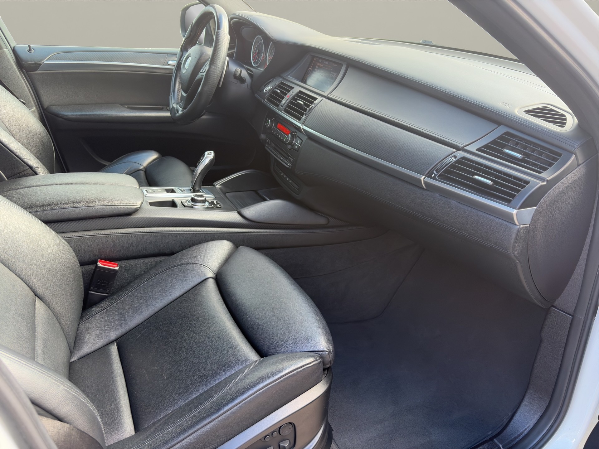 BMW X6 M Steptronic-image-16