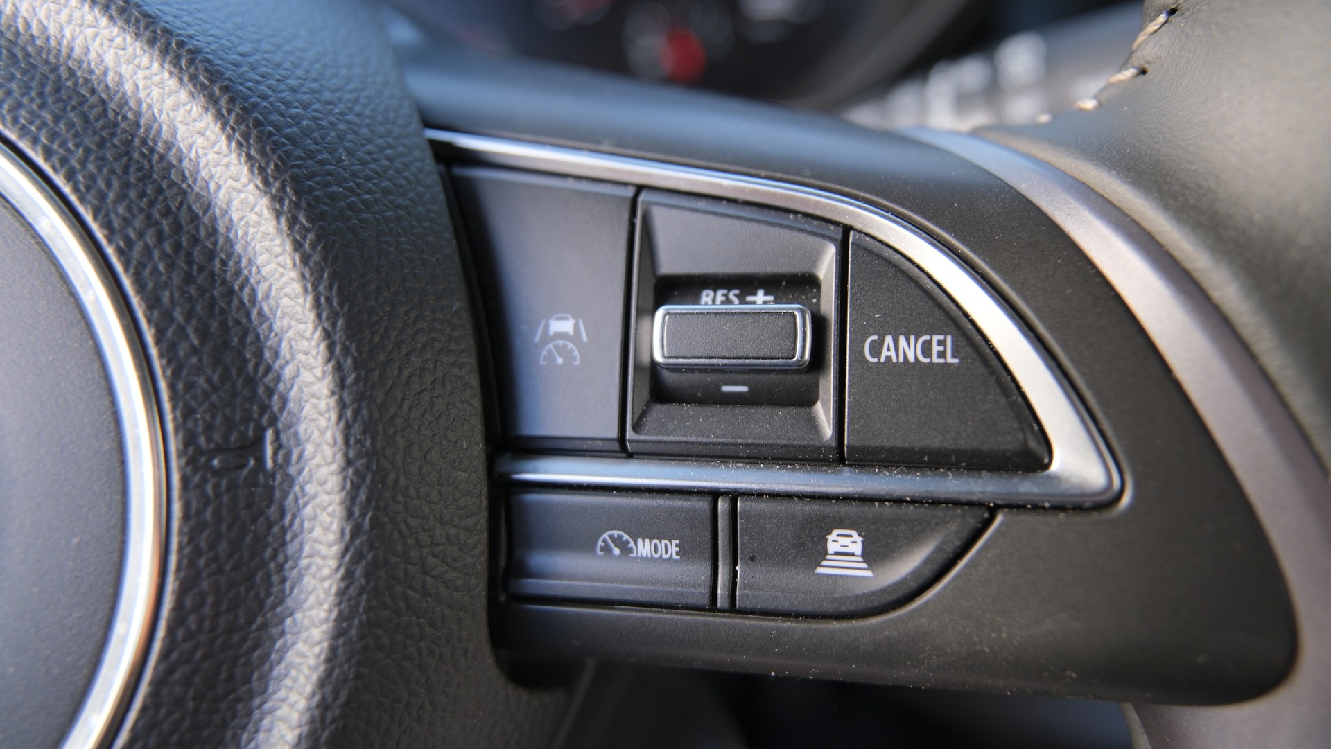 SUZUKI Swift 1.2 Compact+ Hybrid 4x4-image-17