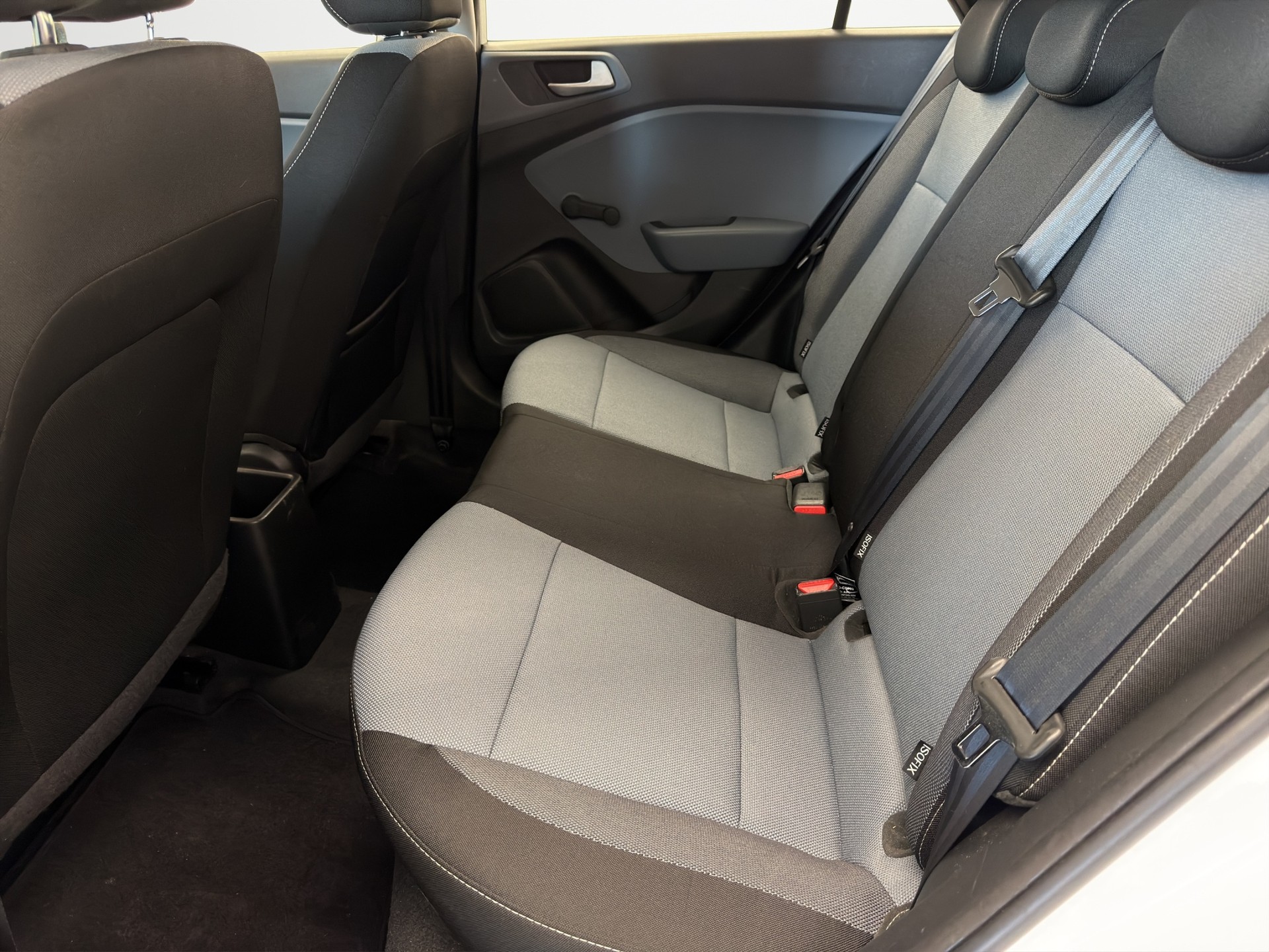 HYUNDAI i20 active-image-11