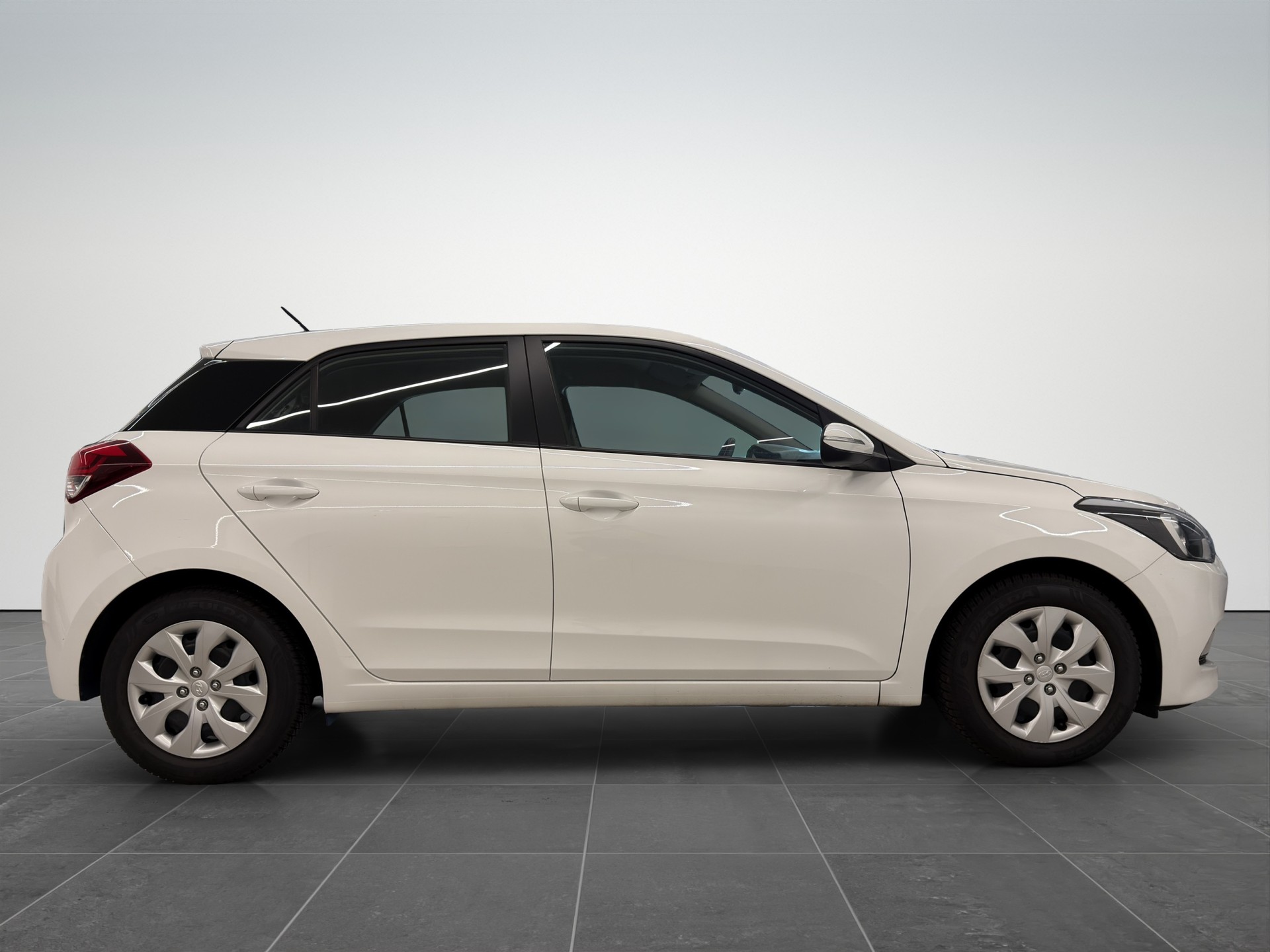 HYUNDAI i20 active-image-5