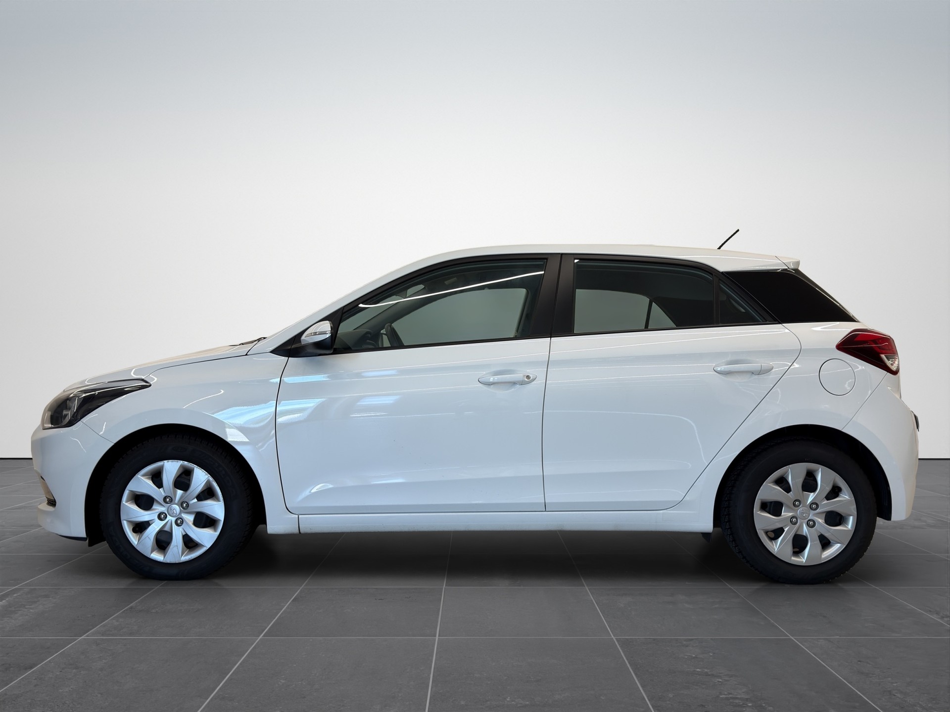 HYUNDAI i20 active-image-2