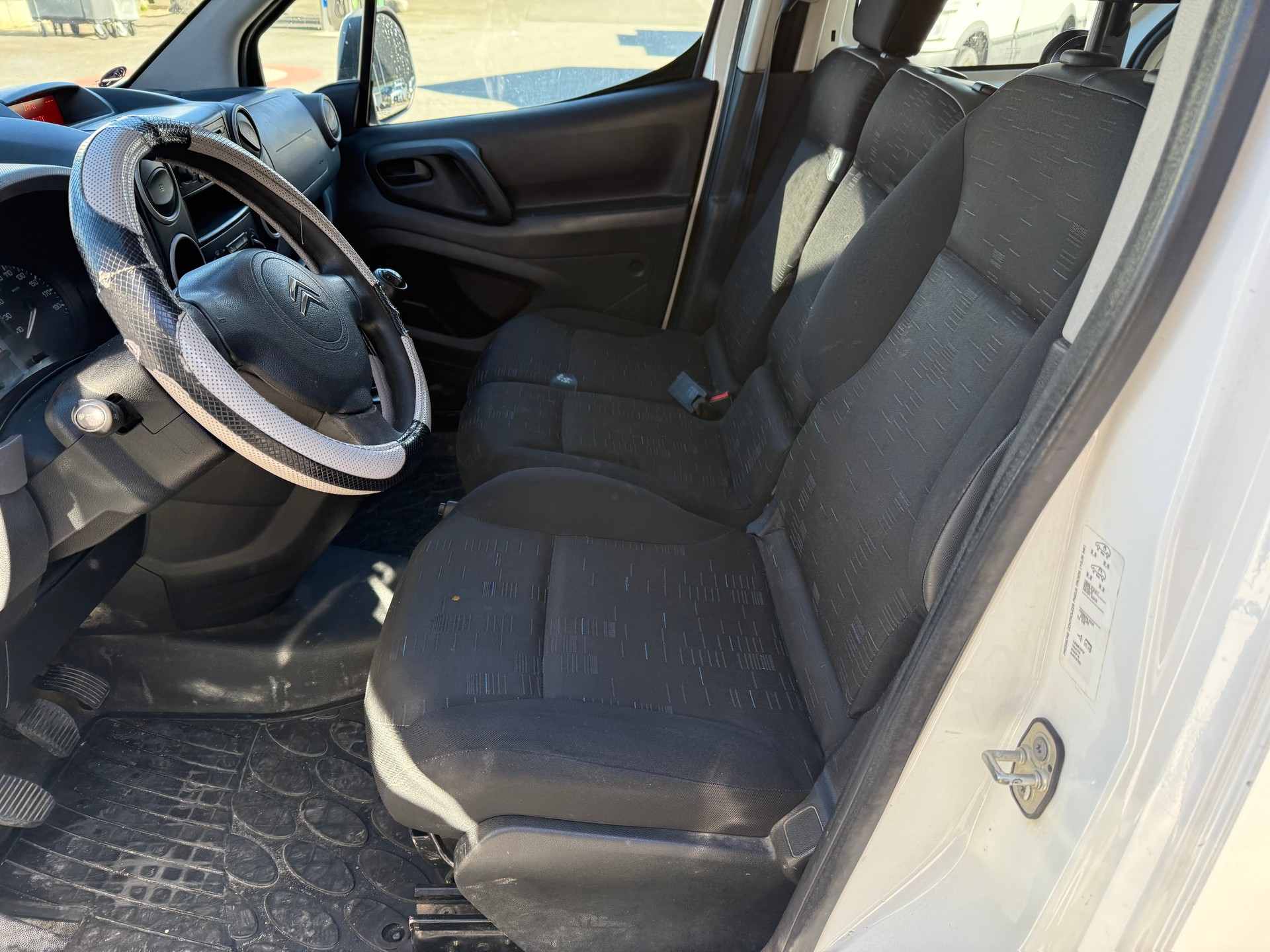 CITROEN BERLINGO 1.6 ESSENCE CHARGÉ 702 KG-image-14