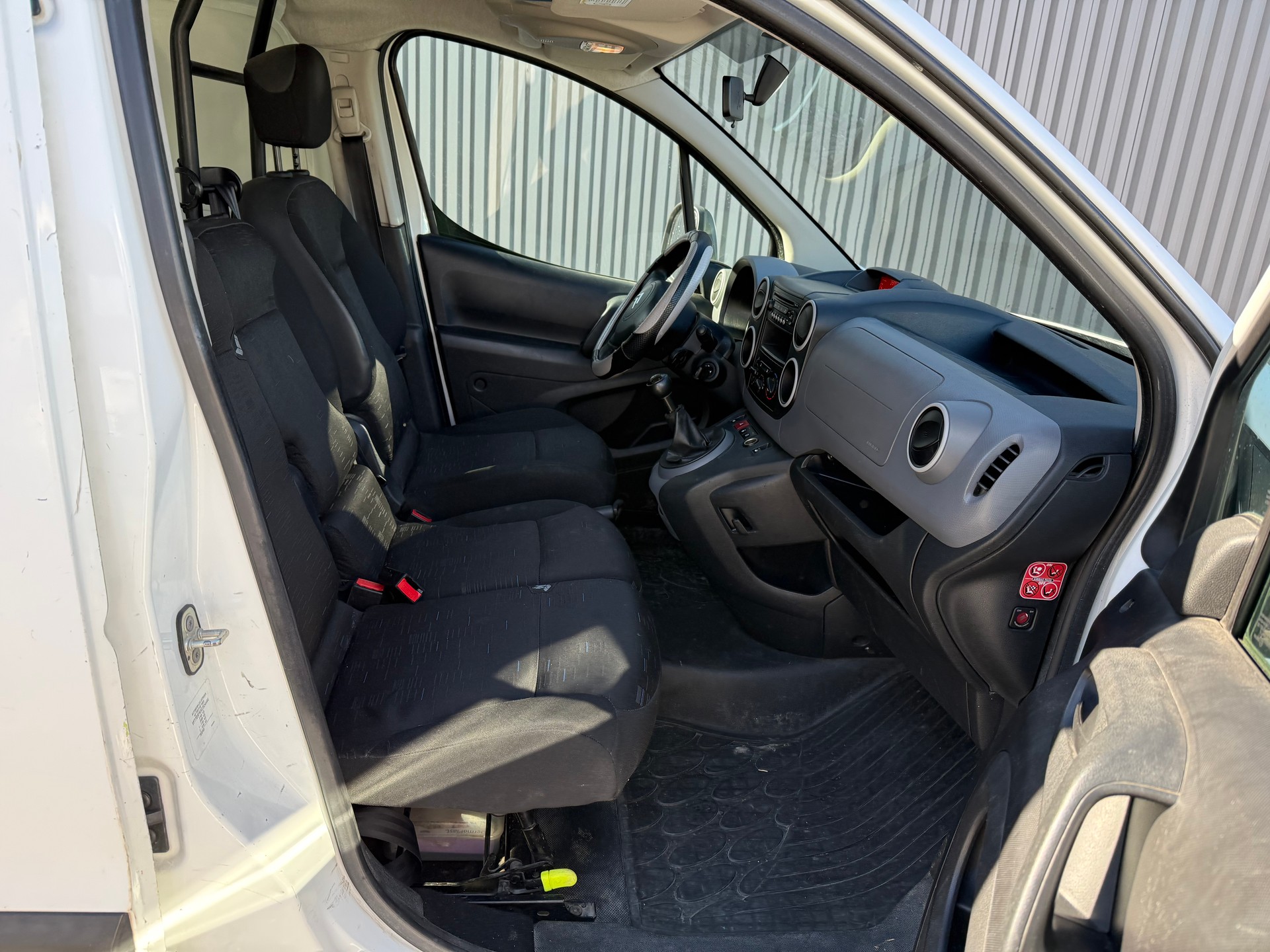 CITROEN BERLINGO 1.6 ESSENCE CHARGÉ 702 KG-image-8