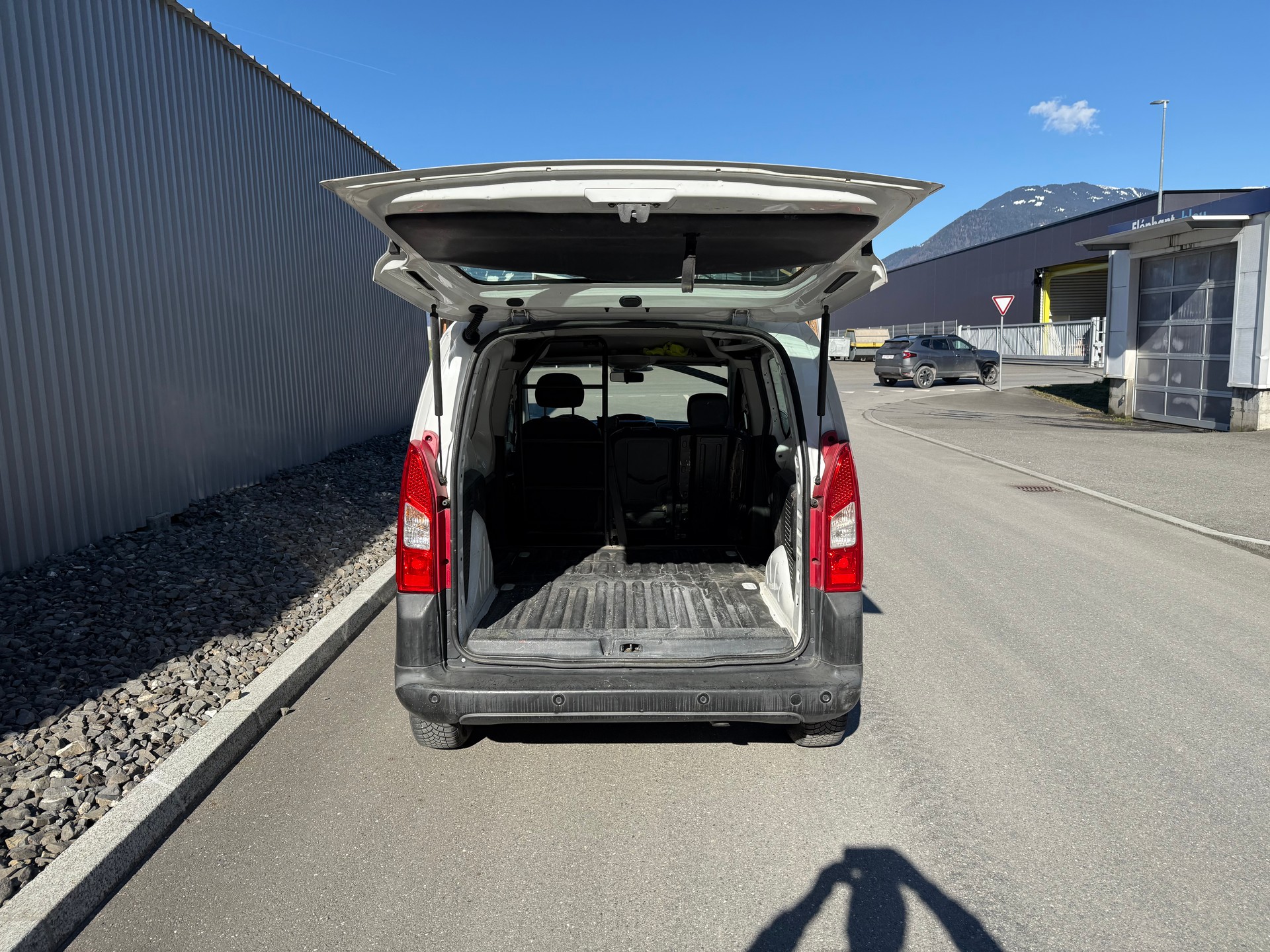 CITROEN BERLINGO 1.6 ESSENCE CHARGÉ 702 KG-image-11