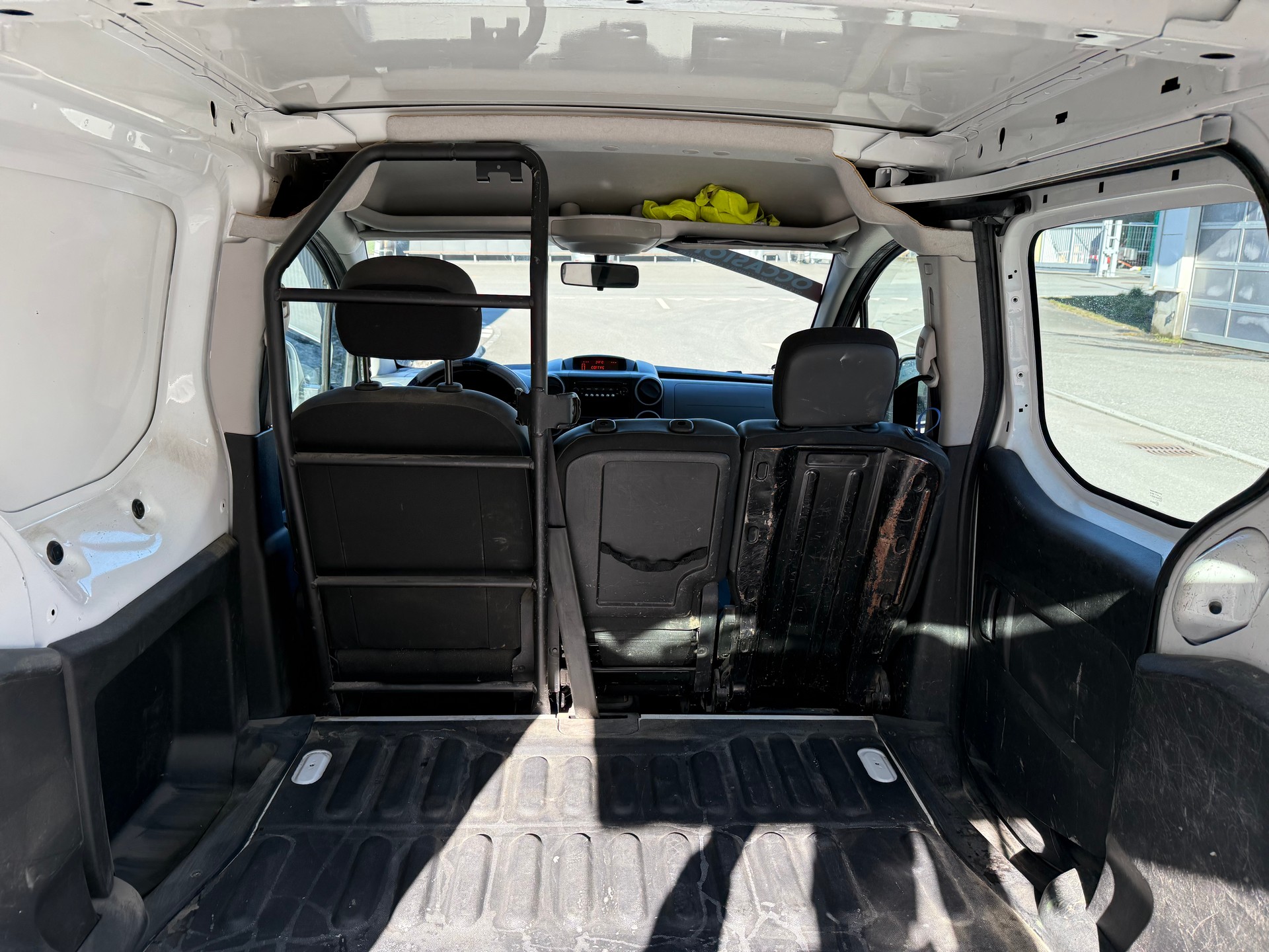 CITROEN BERLINGO 1.6 ESSENCE CHARGÉ 702 KG-image-12
