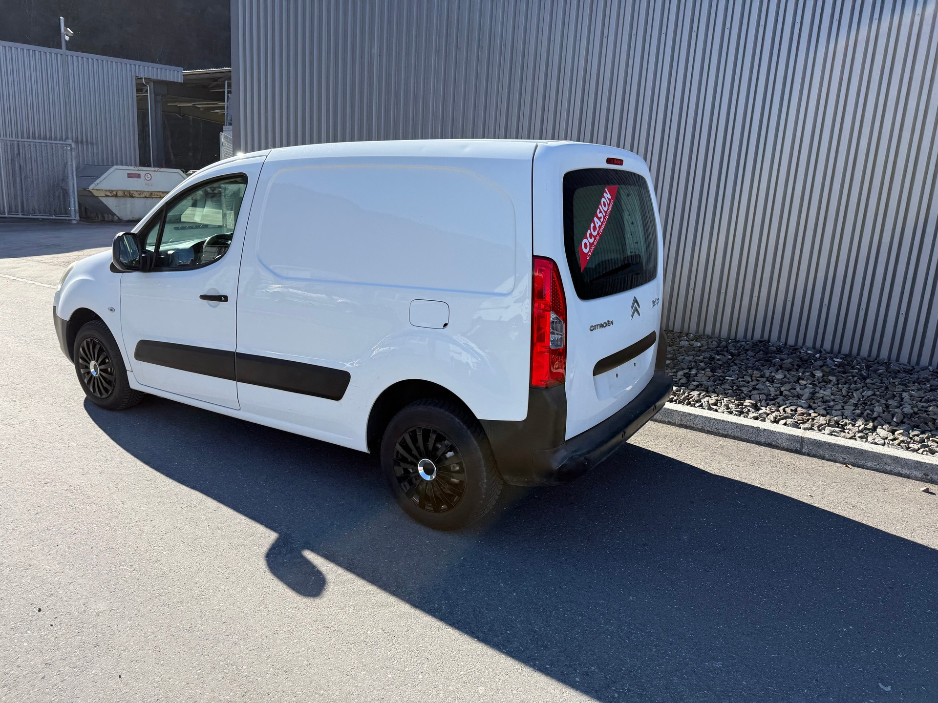 CITROEN BERLINGO 1.6 ESSENCE CHARGÉ 702 KG-image-2