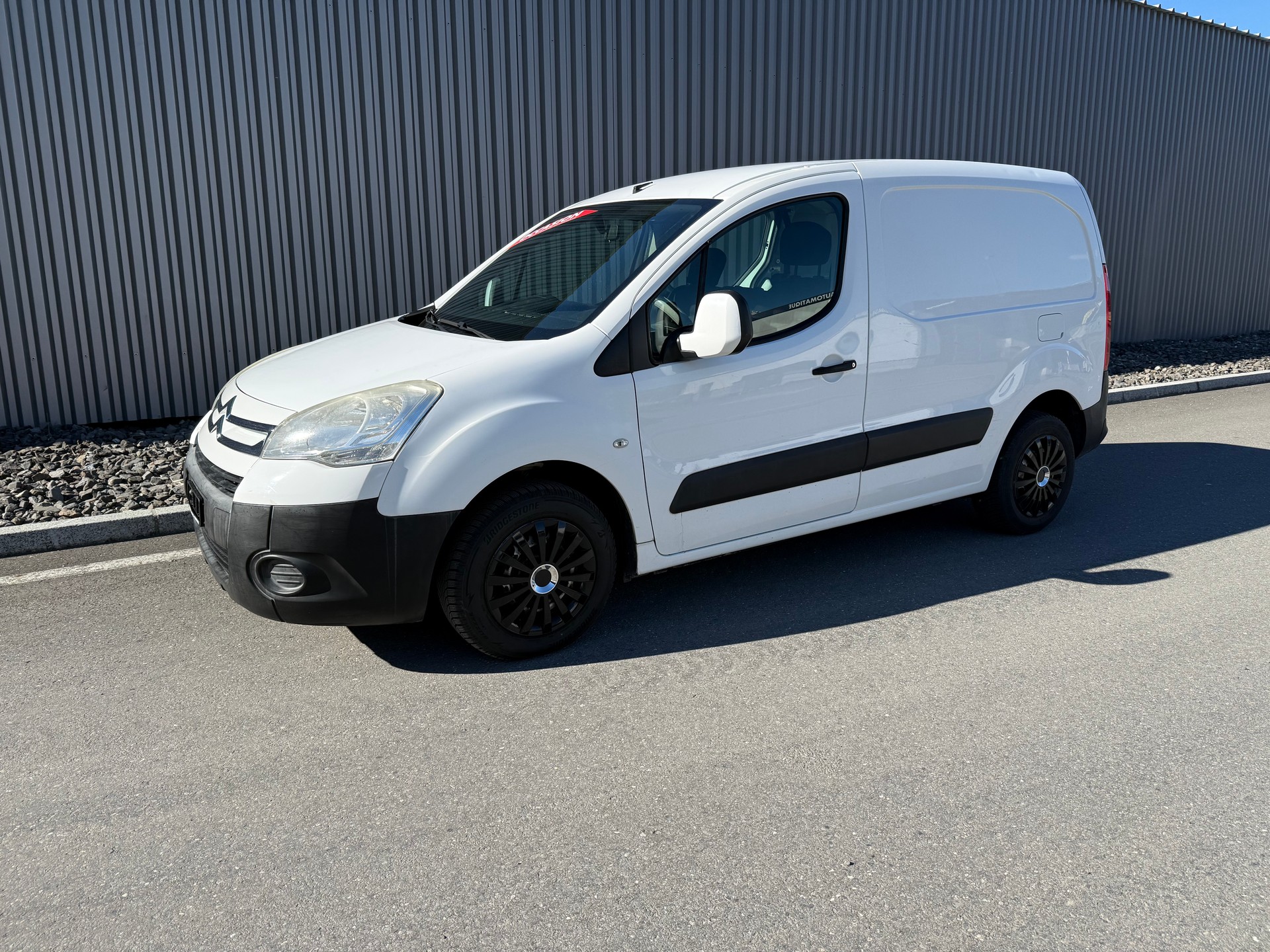 CITROEN BERLINGO 1.6 ESSENCE CHARGÉ 702 KG-image-0