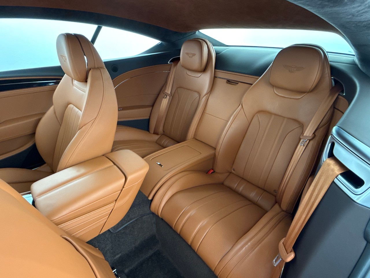 BENTLEY Continental GT 6.0 W12 ''CH-Auslieferung''-image-5