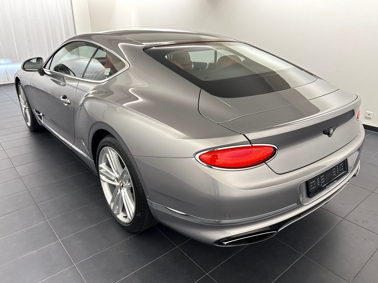 BENTLEY Continental GT 6.0 W12 ''CH-Auslieferung''-image-1
