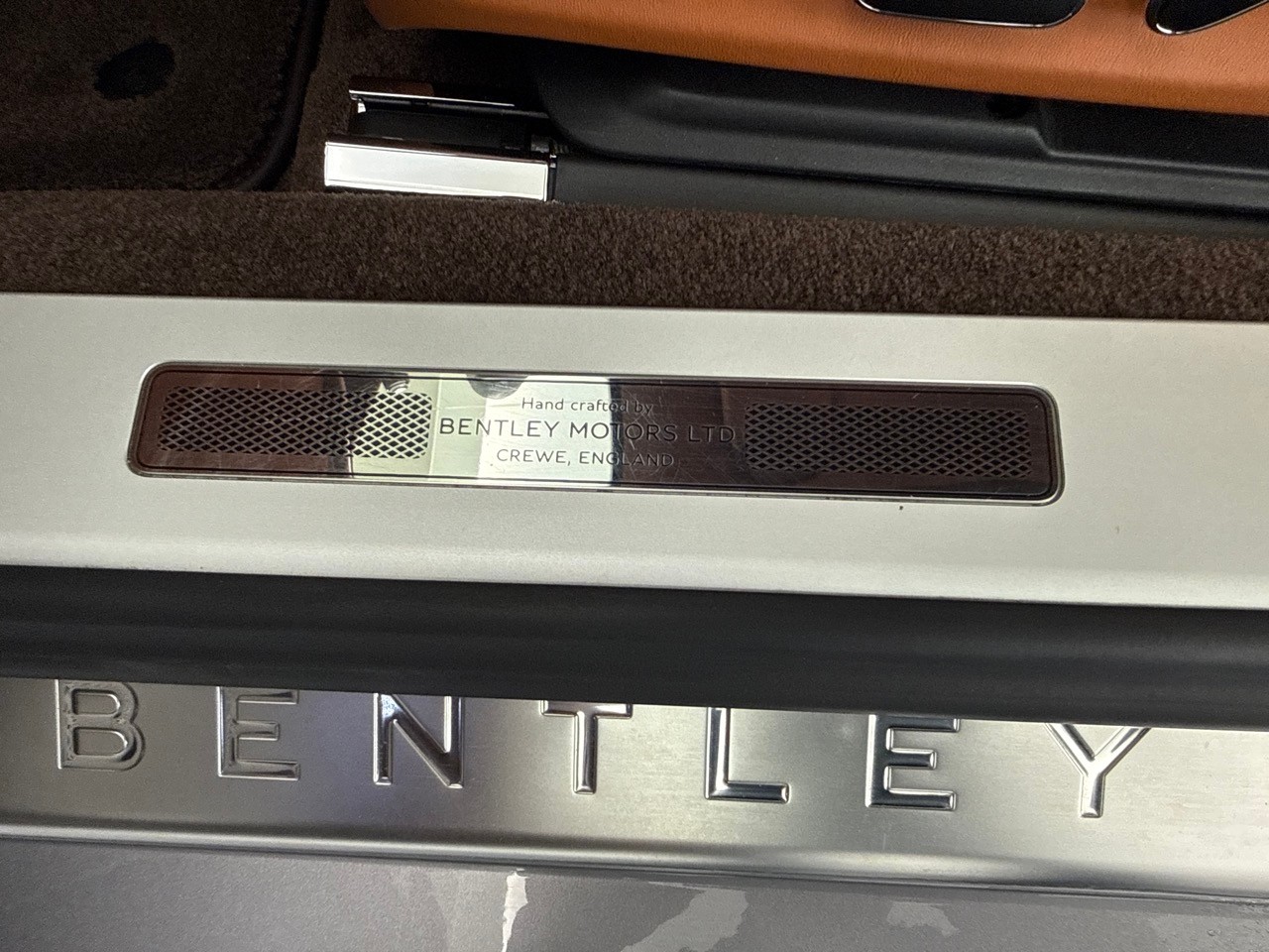 BENTLEY Continental GT 6.0 W12 ''CH-Auslieferung''-image-15