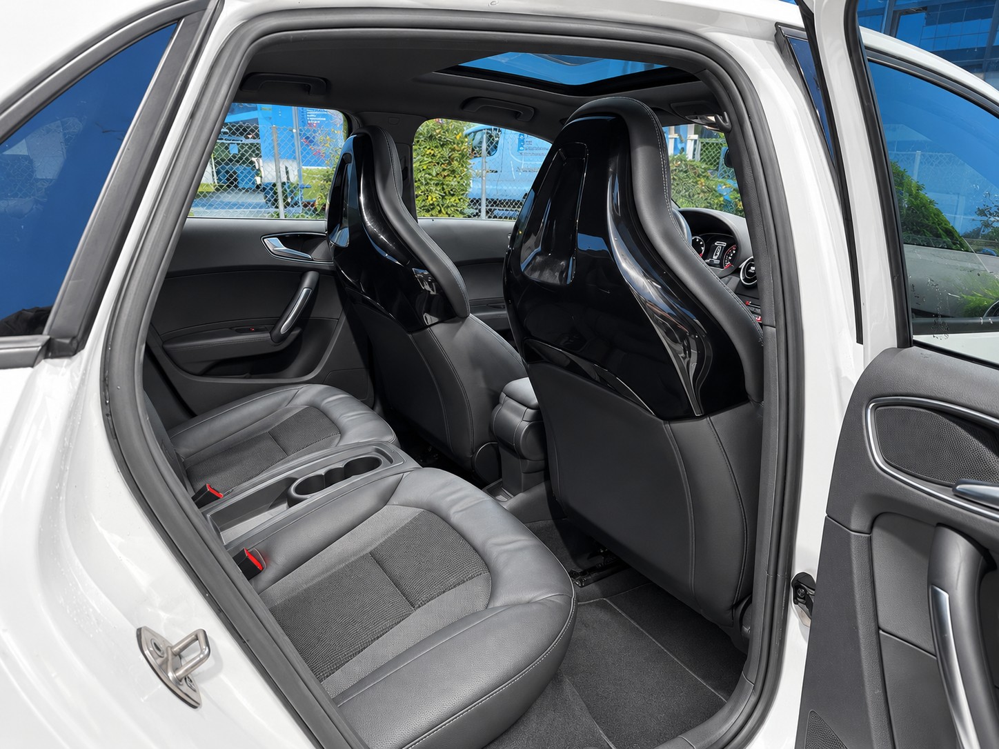 AUDI A1 Sportback Sport 1.4 TFSI Ambition S-tronic / Frisch ab MFK / BOSE Sound / Panoramadach / S-Sportsitze / Rotor Felgen-image-11