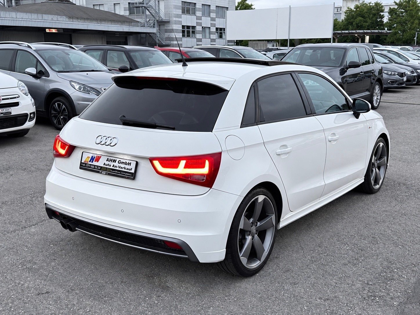 AUDI A1 Sportback Sport 1.4 TFSI Ambition S-tronic / Frisch ab MFK / BOSE Sound / Panoramadach / S-Sportsitze / Rotor Felgen-image-3