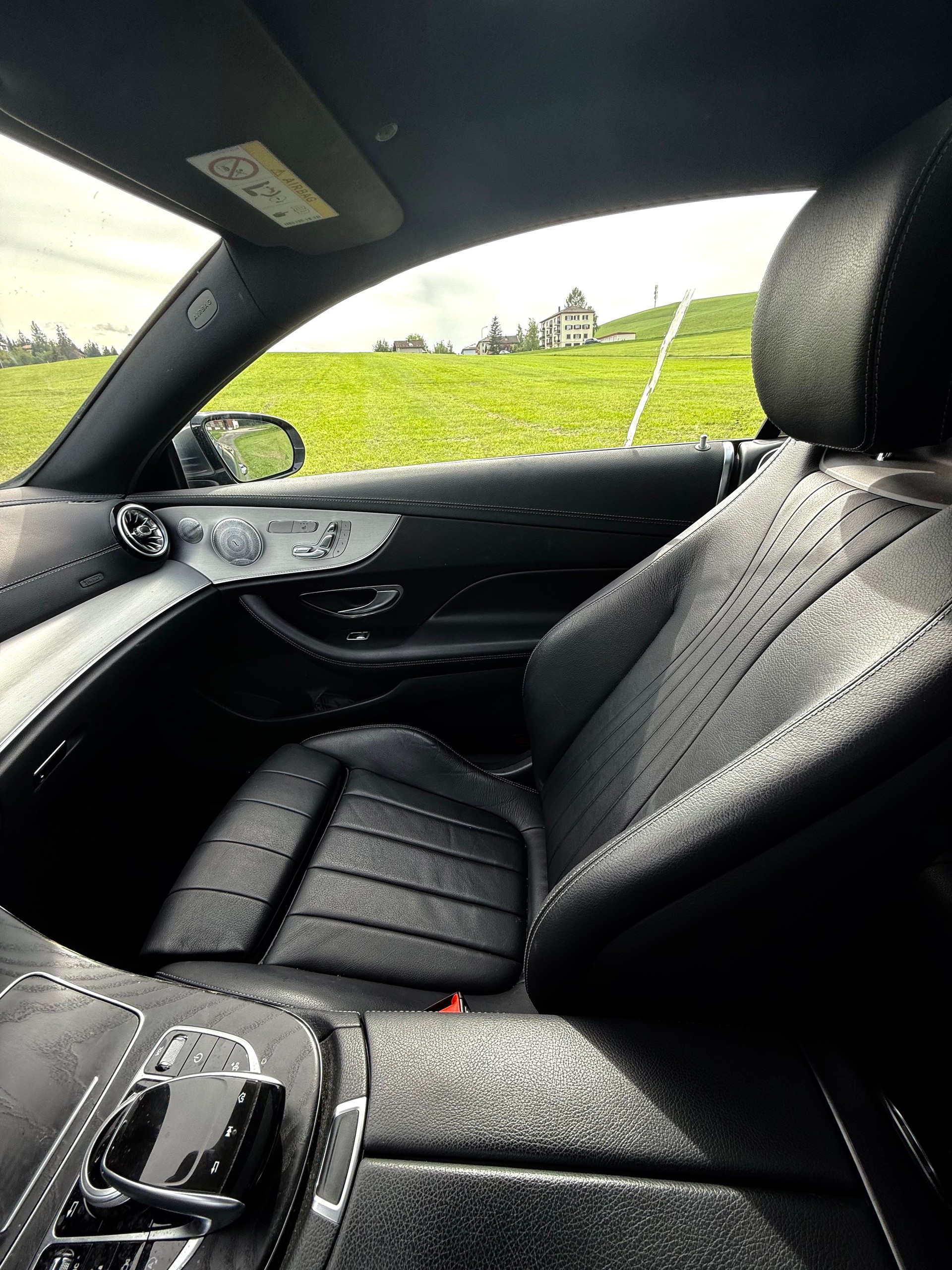 MERCEDES-BENZ E 200 AMG Line 4matic-image-2