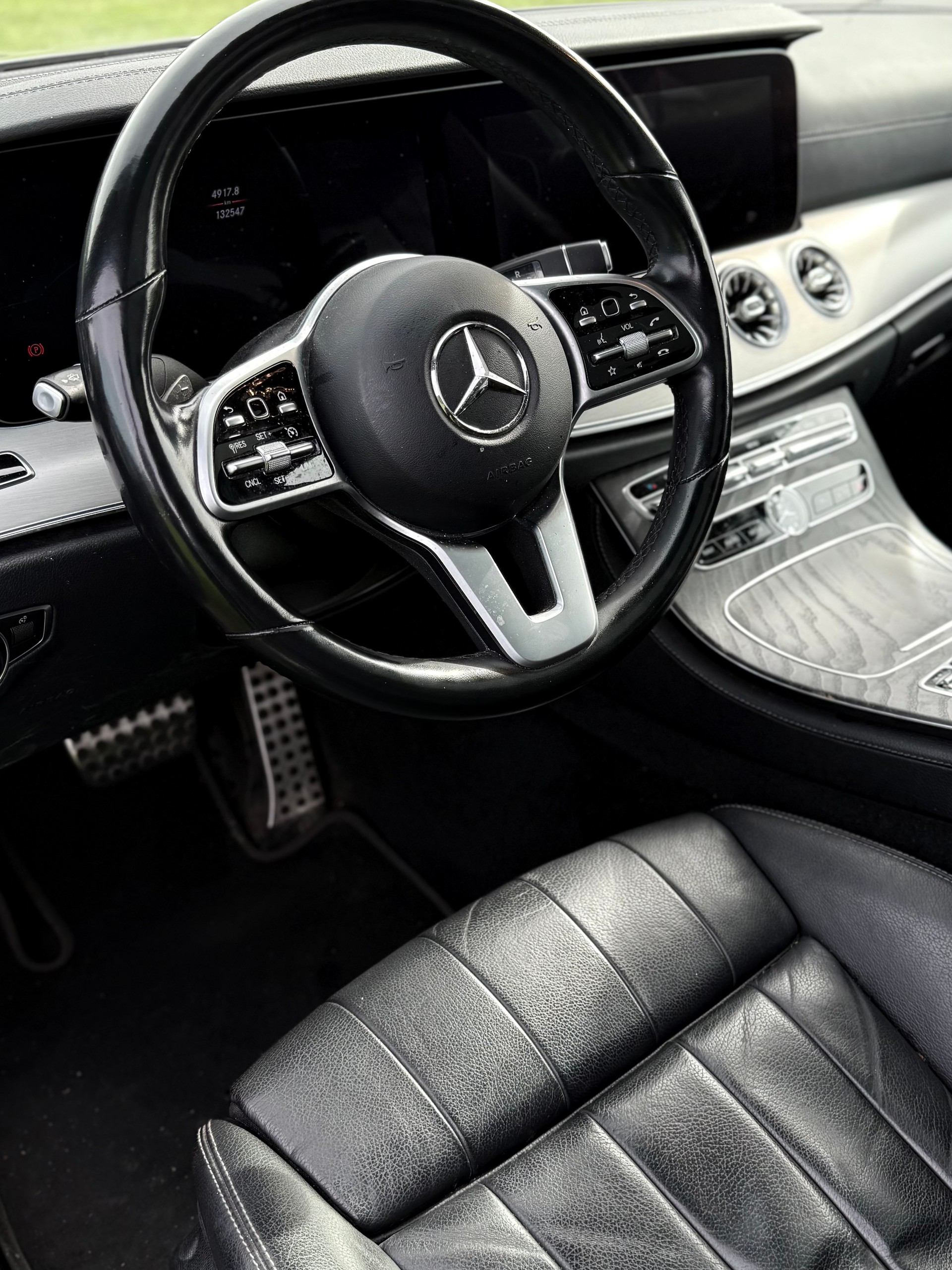 MERCEDES-BENZ E 200 AMG Line 4matic-image-3