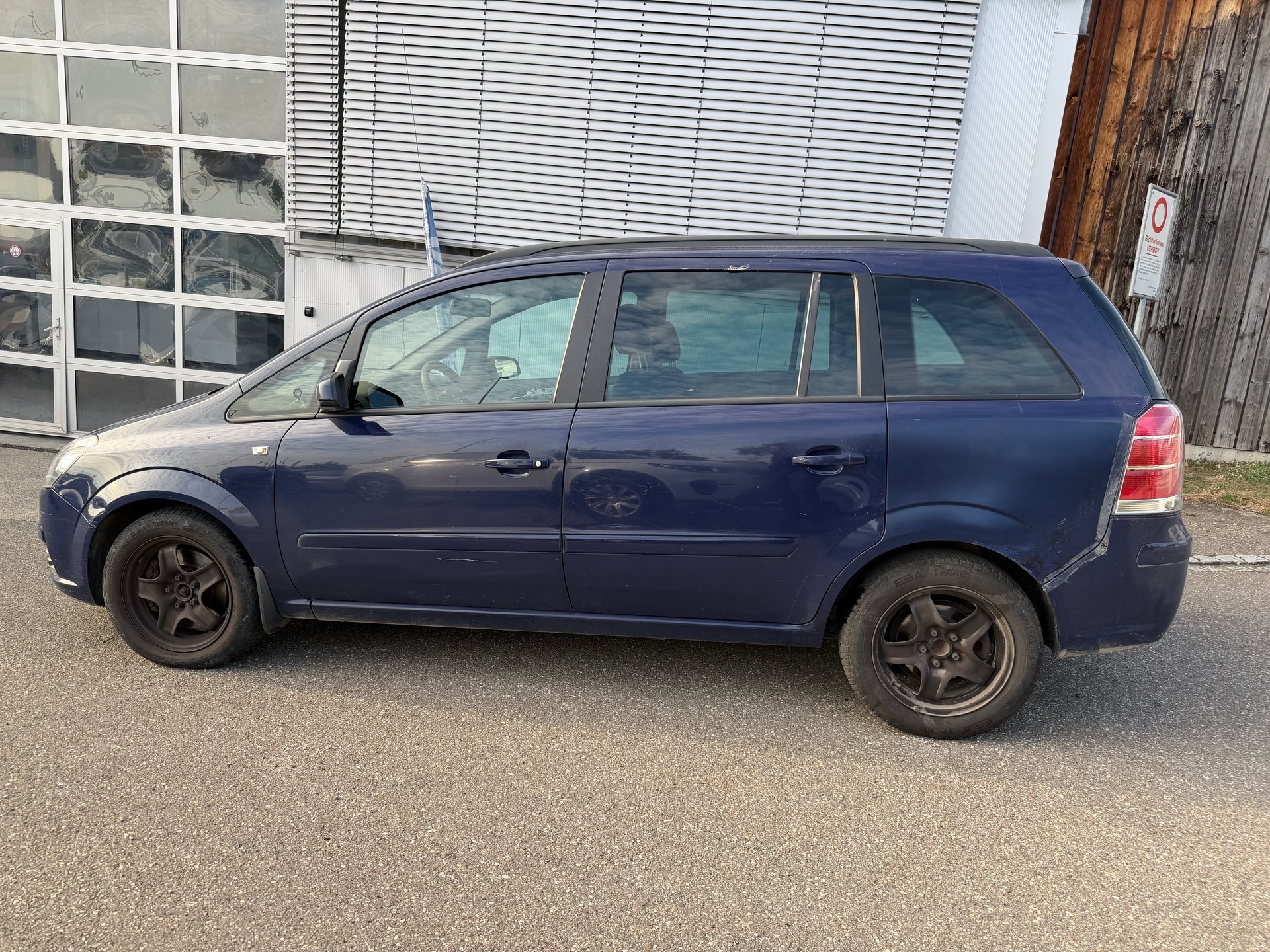 OPEL Zafira 2.2i 16V Essentia-image-10