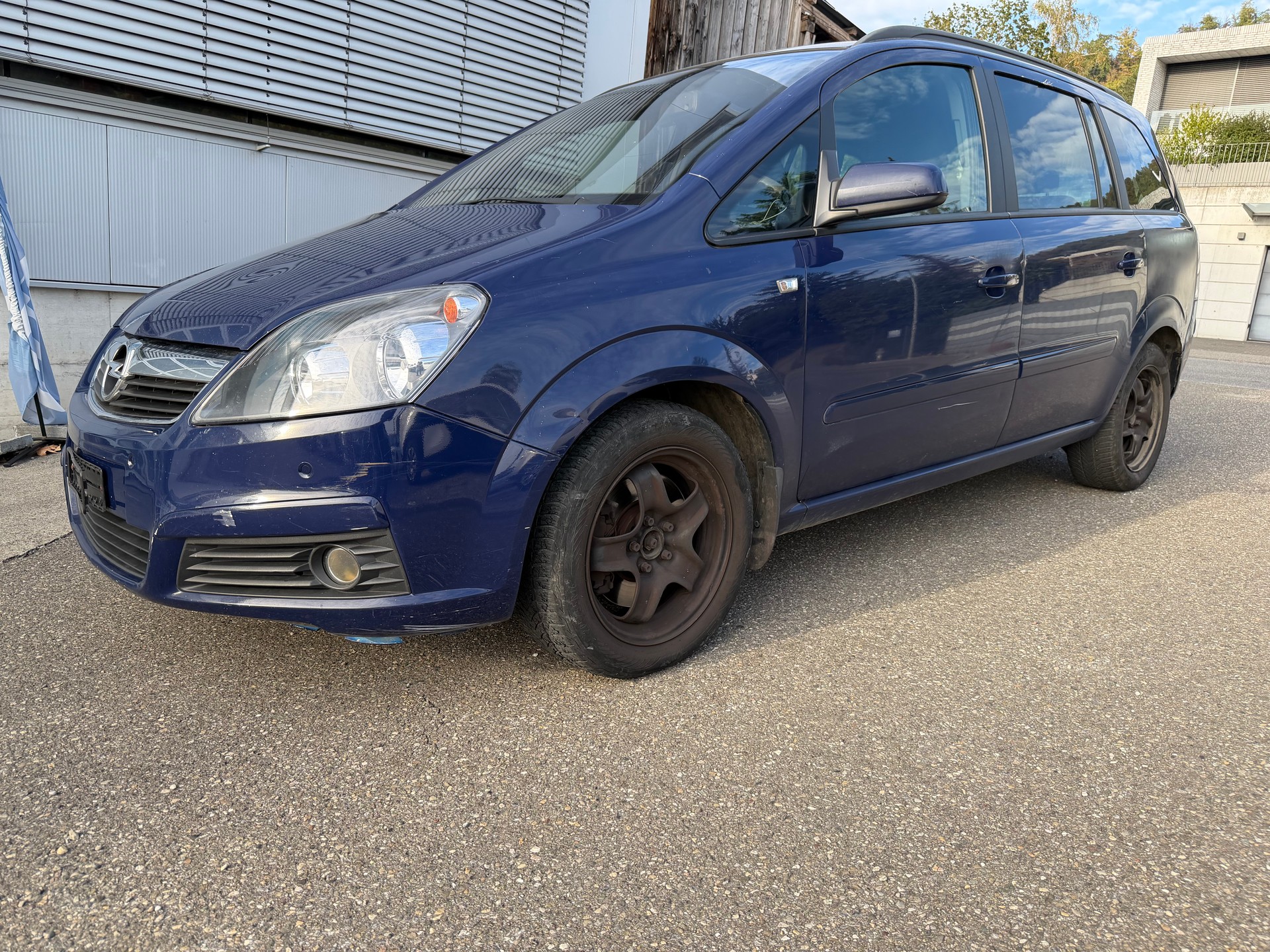 OPEL Zafira 2.2i 16V Essentia-image-0