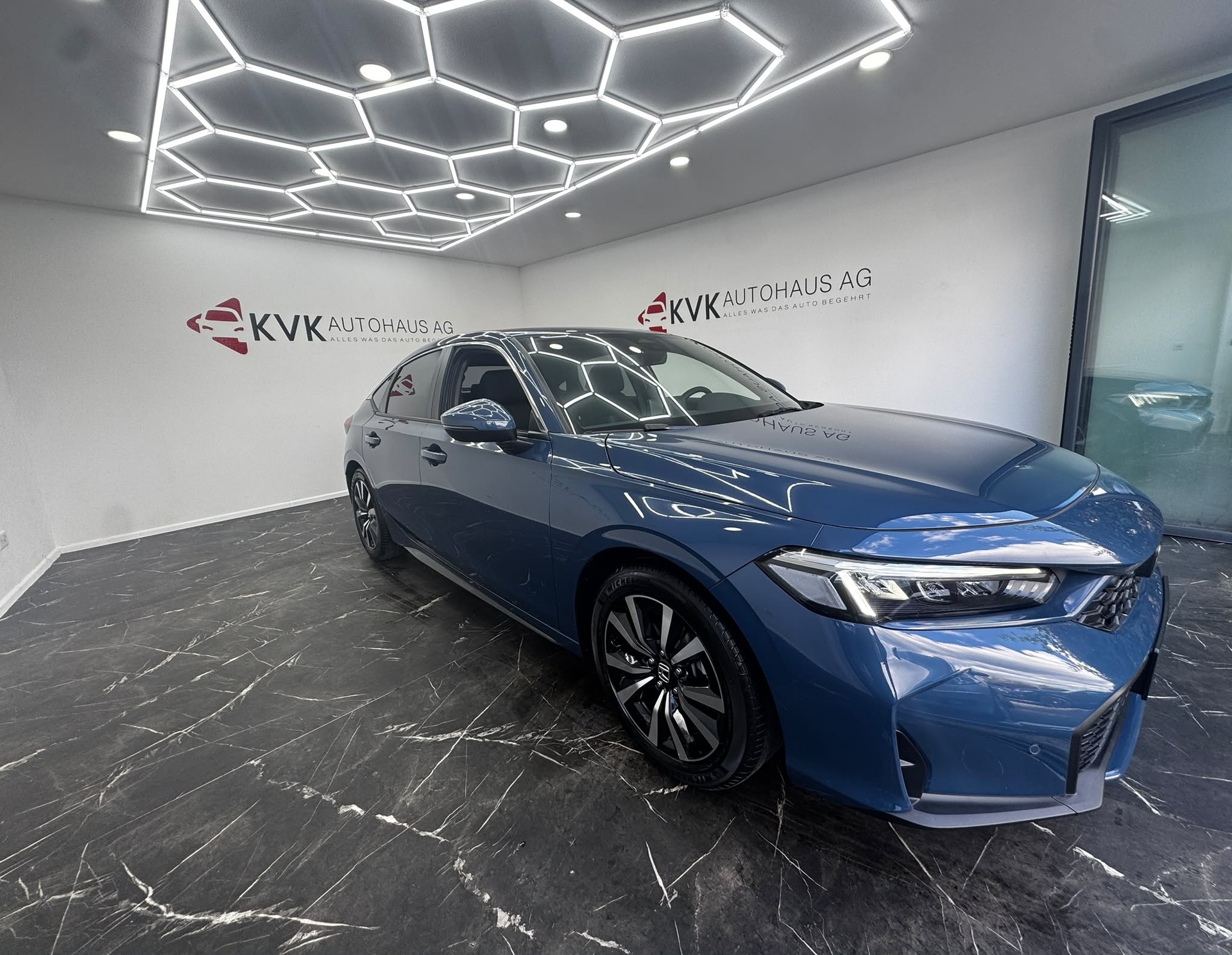 HONDA Civic 2.0 i-MMD HEV | Elegance Tageszulassung | CH-Fahrzeug | 8 Jahre Werksgarantie |-image-4
