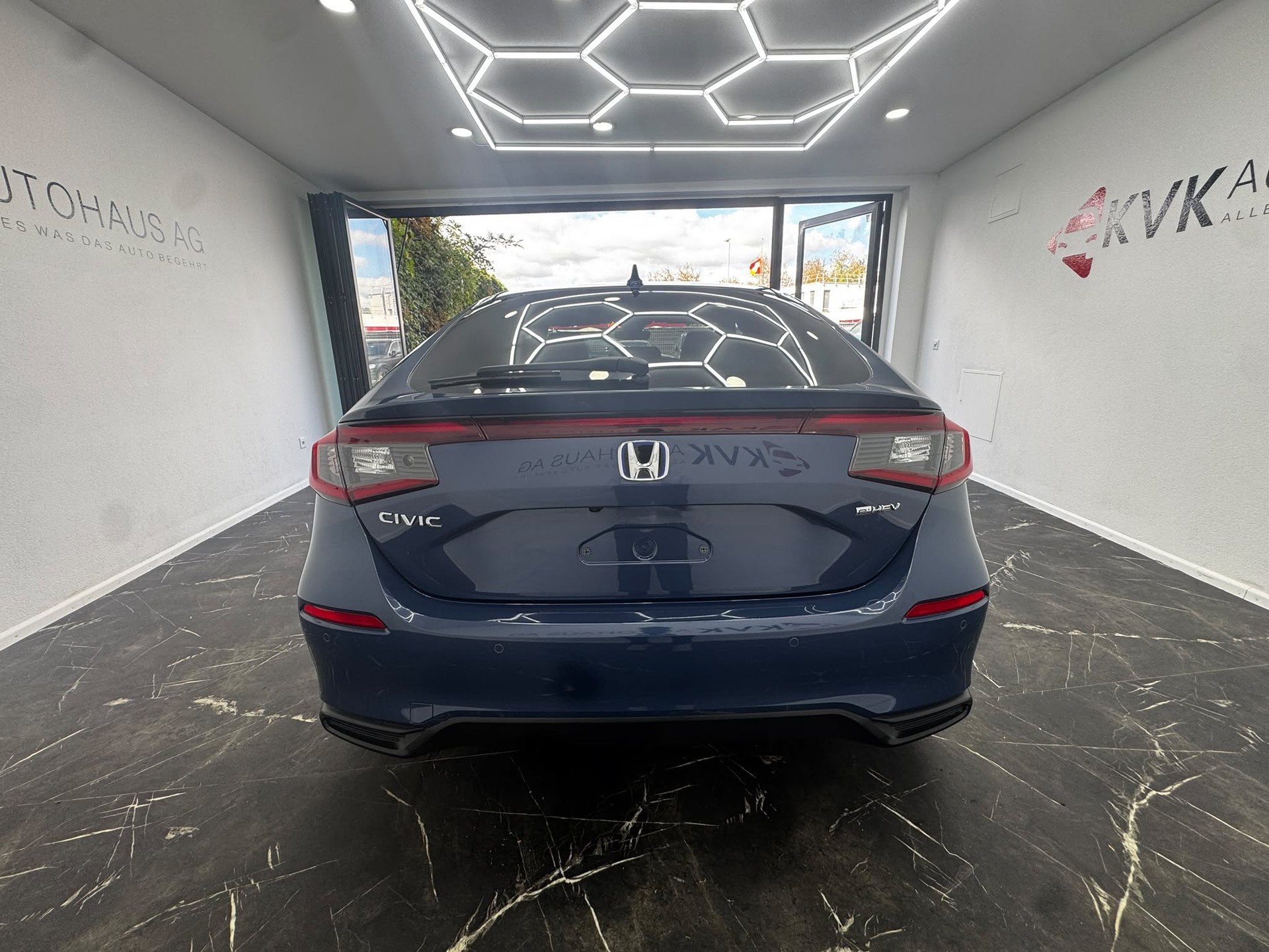 HONDA Civic 2.0 i-MMD HEV | Elegance Tageszulassung | CH-Fahrzeug | 8 Jahre Werksgarantie |-image-8