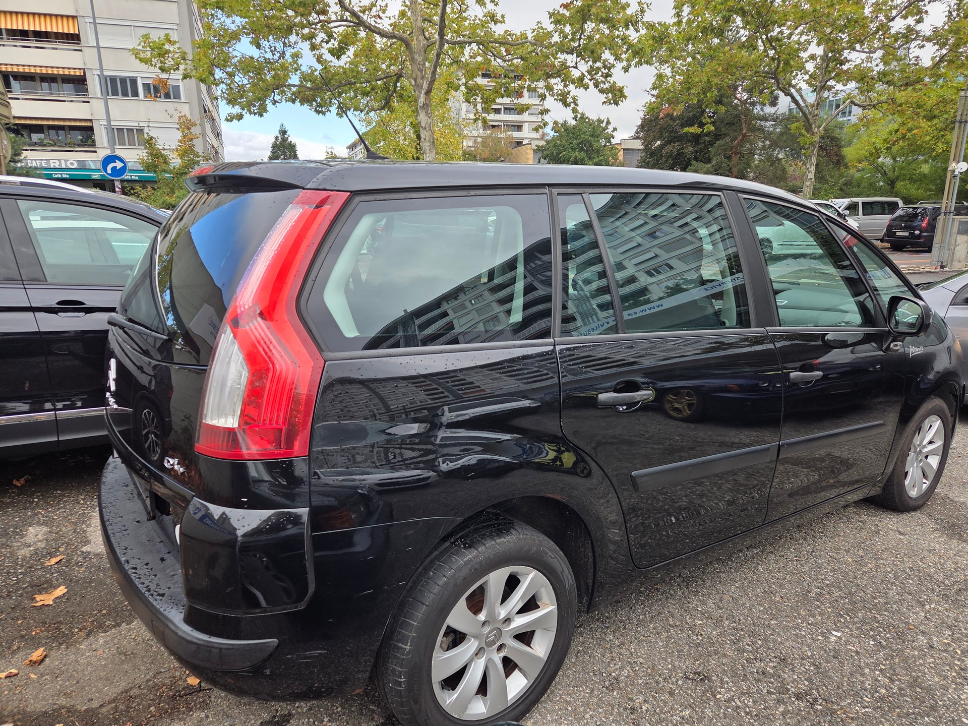 CITROEN Grand C4 Picasso 1.6 HDI 16V Attraction-image-3