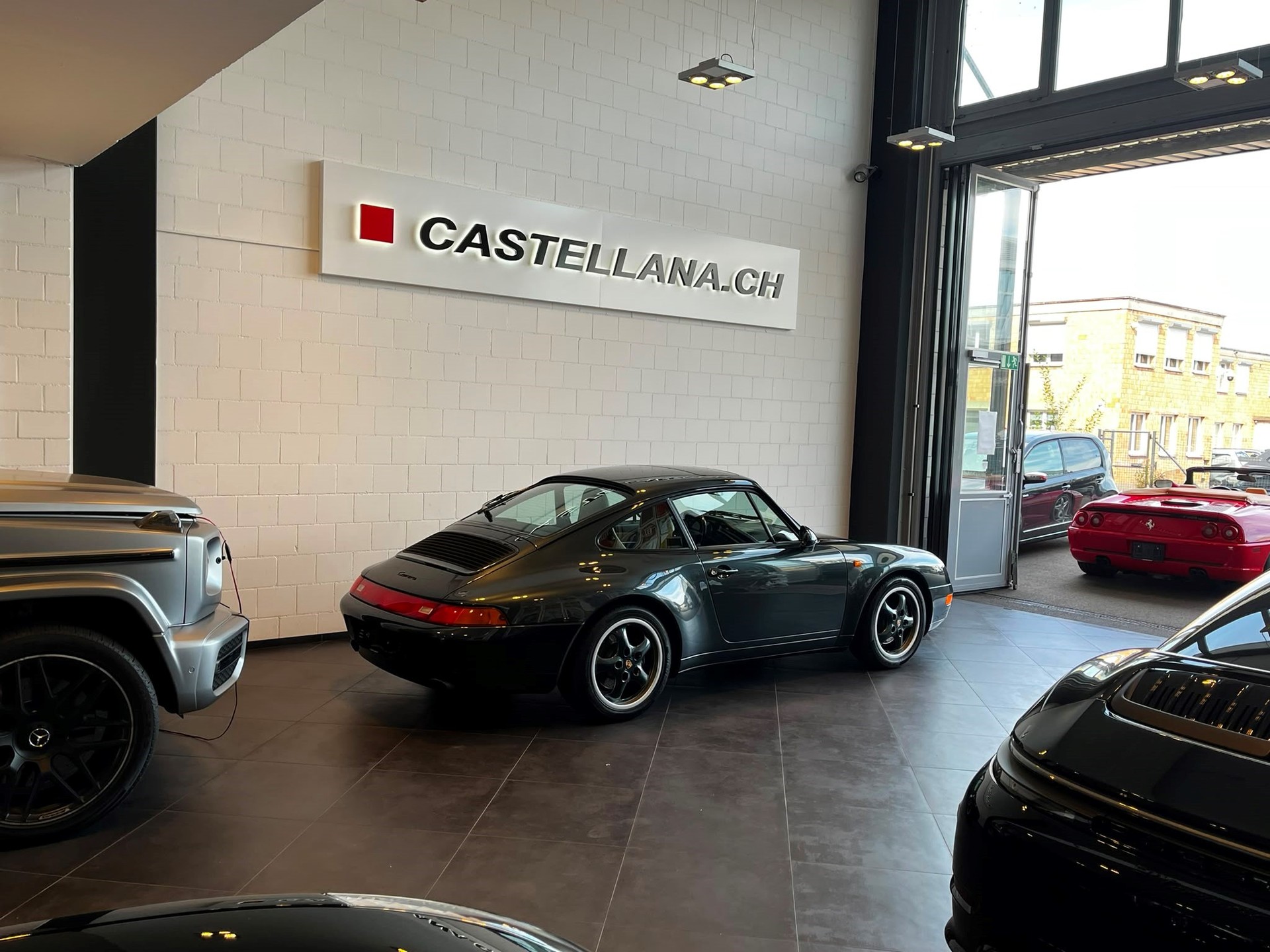 PORSCHE 911 Carrera-image-5
