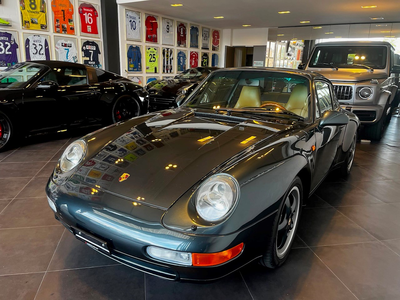 PORSCHE 911 Carrera-image-3