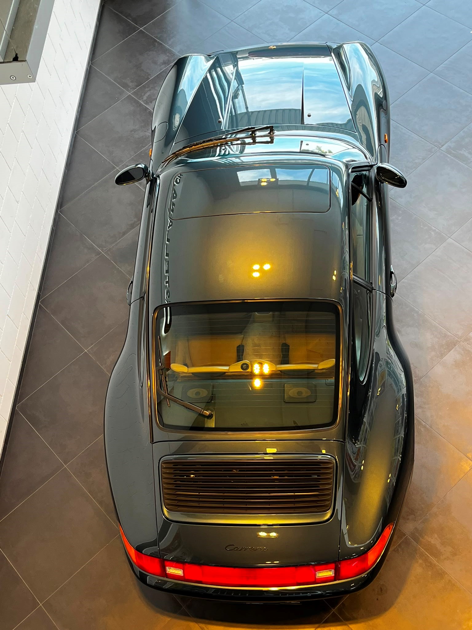 PORSCHE 911 Carrera-image-11