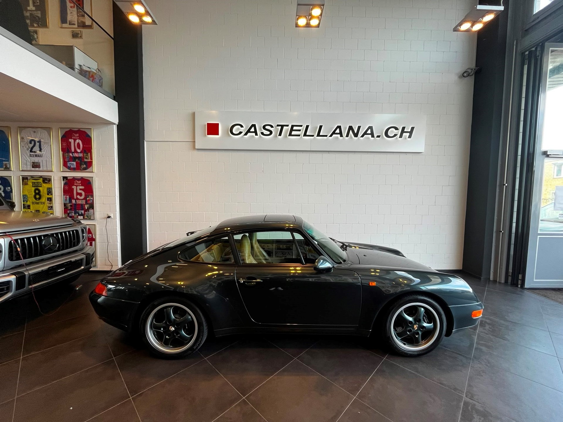 PORSCHE 911 Carrera-image-4