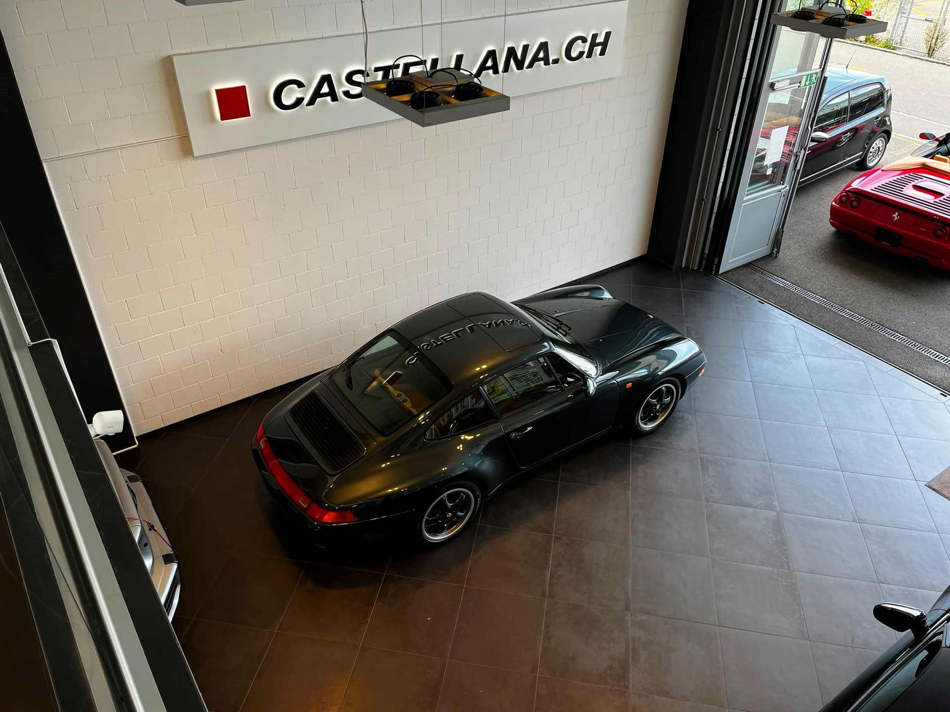 PORSCHE 911 Carrera-image-8