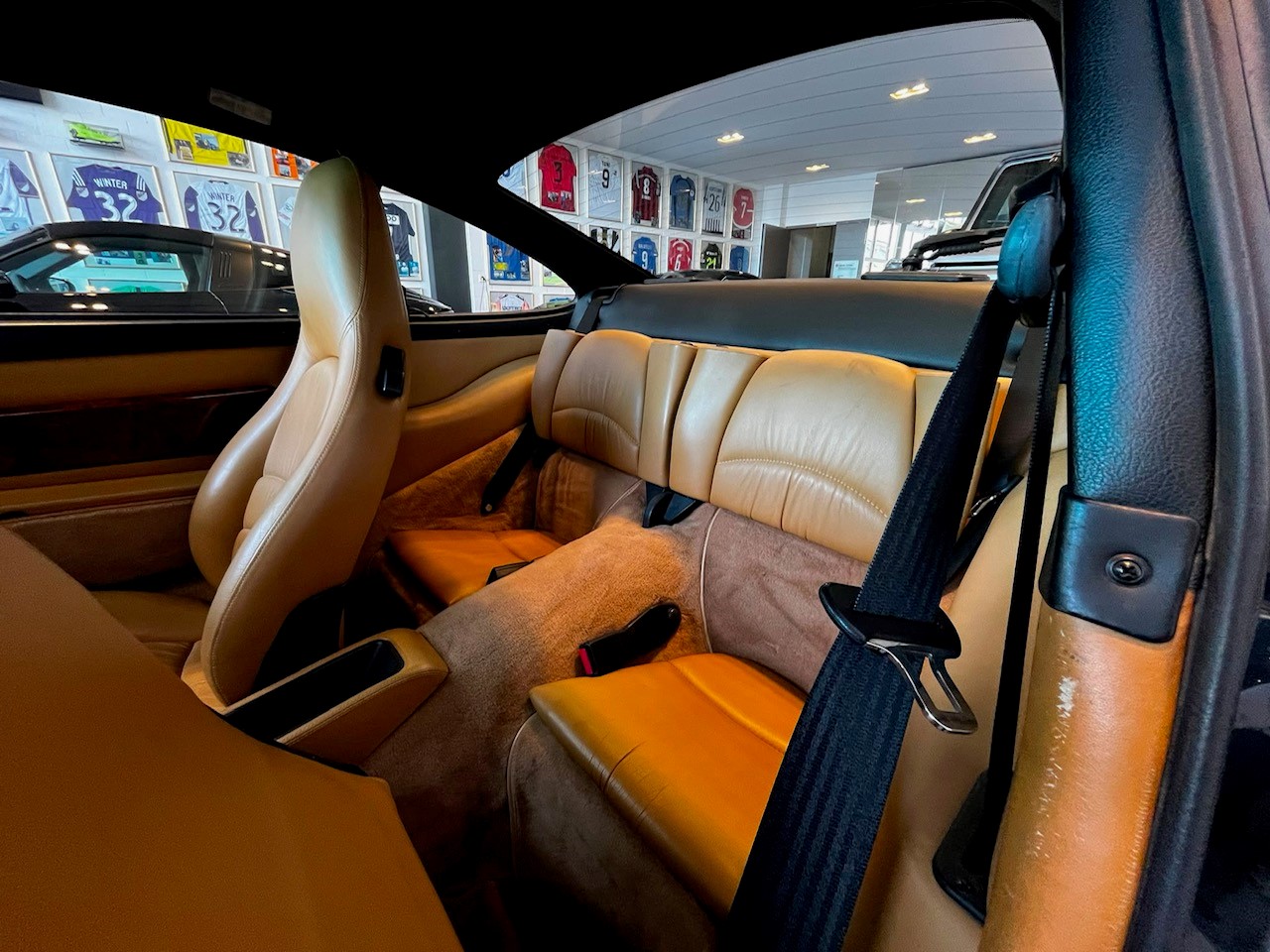 PORSCHE 911 Carrera-image-13
