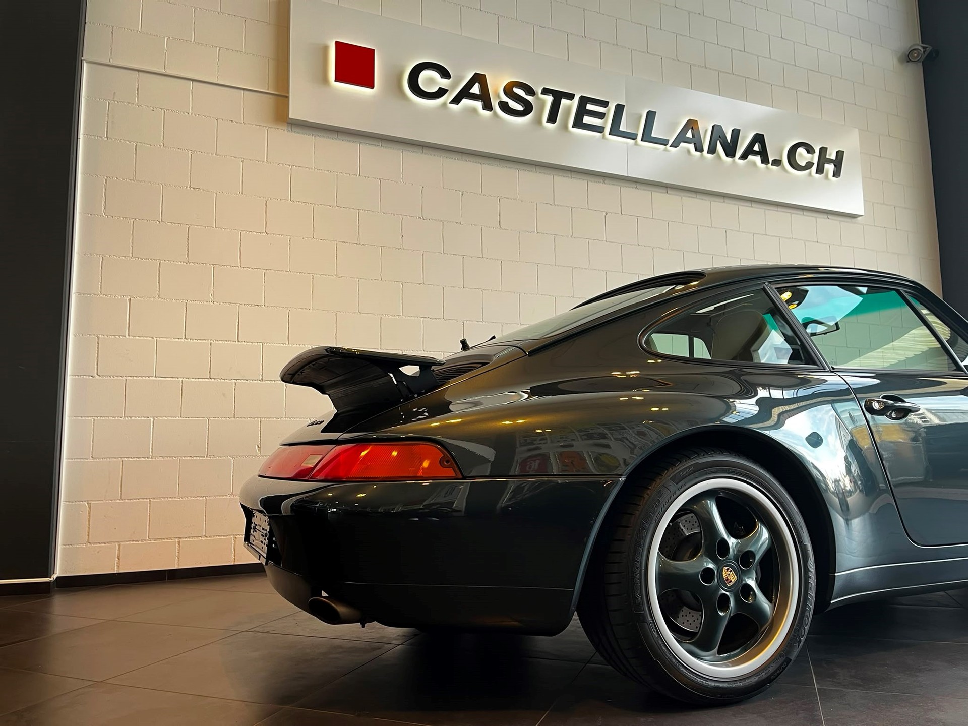 PORSCHE 911 Carrera-image-7