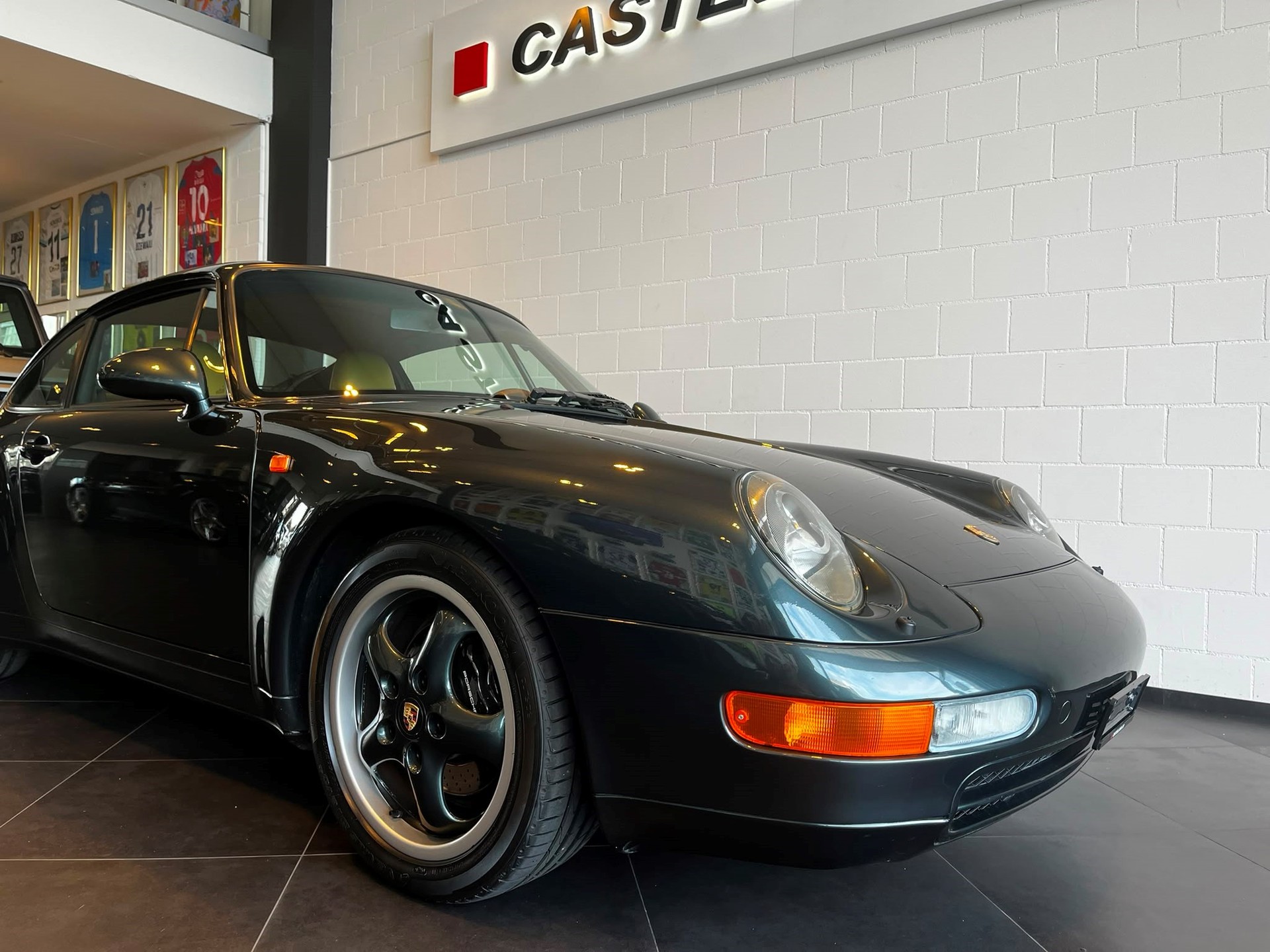 PORSCHE 911 Carrera-image-1