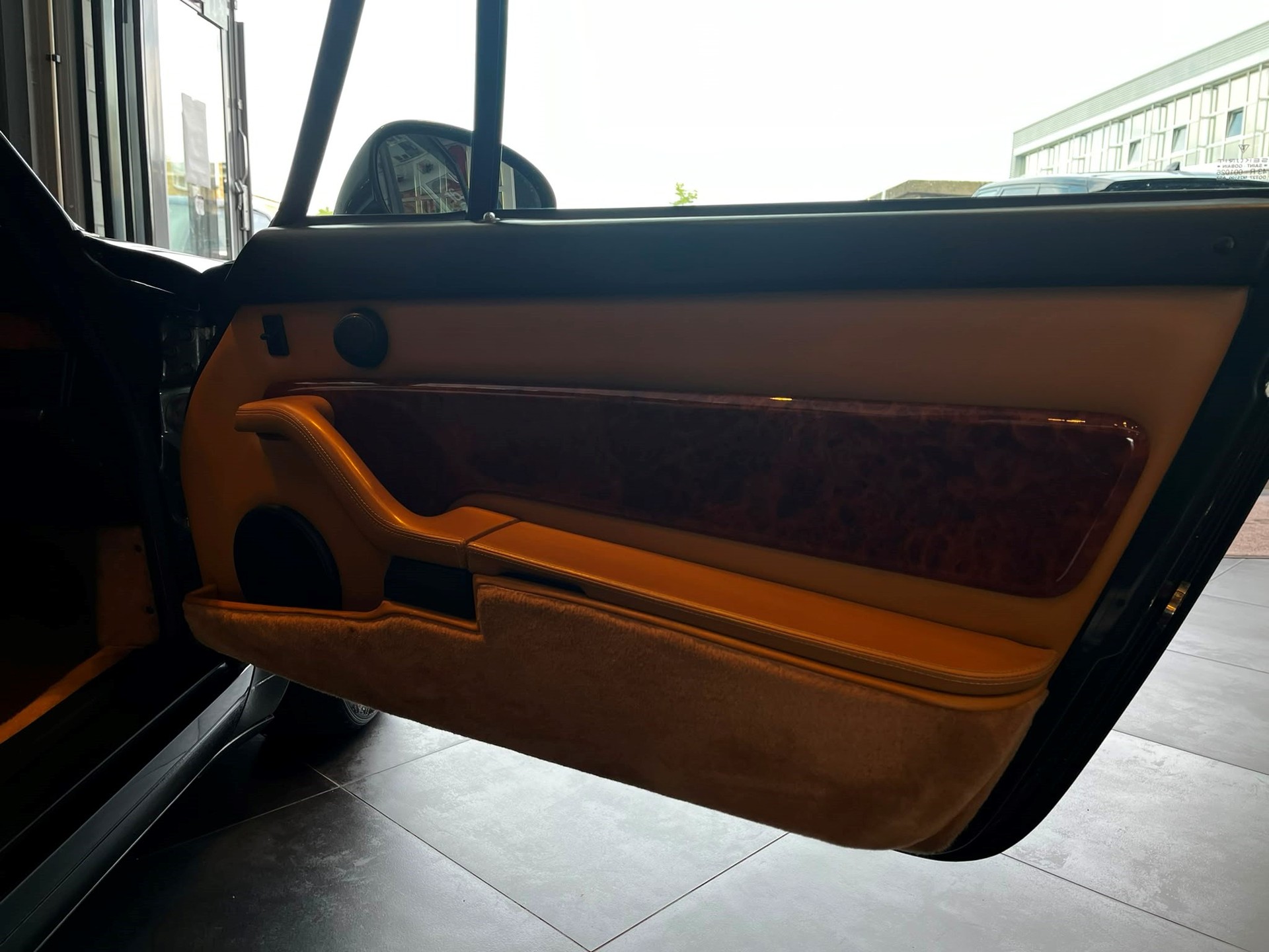 PORSCHE 911 Carrera-image-21