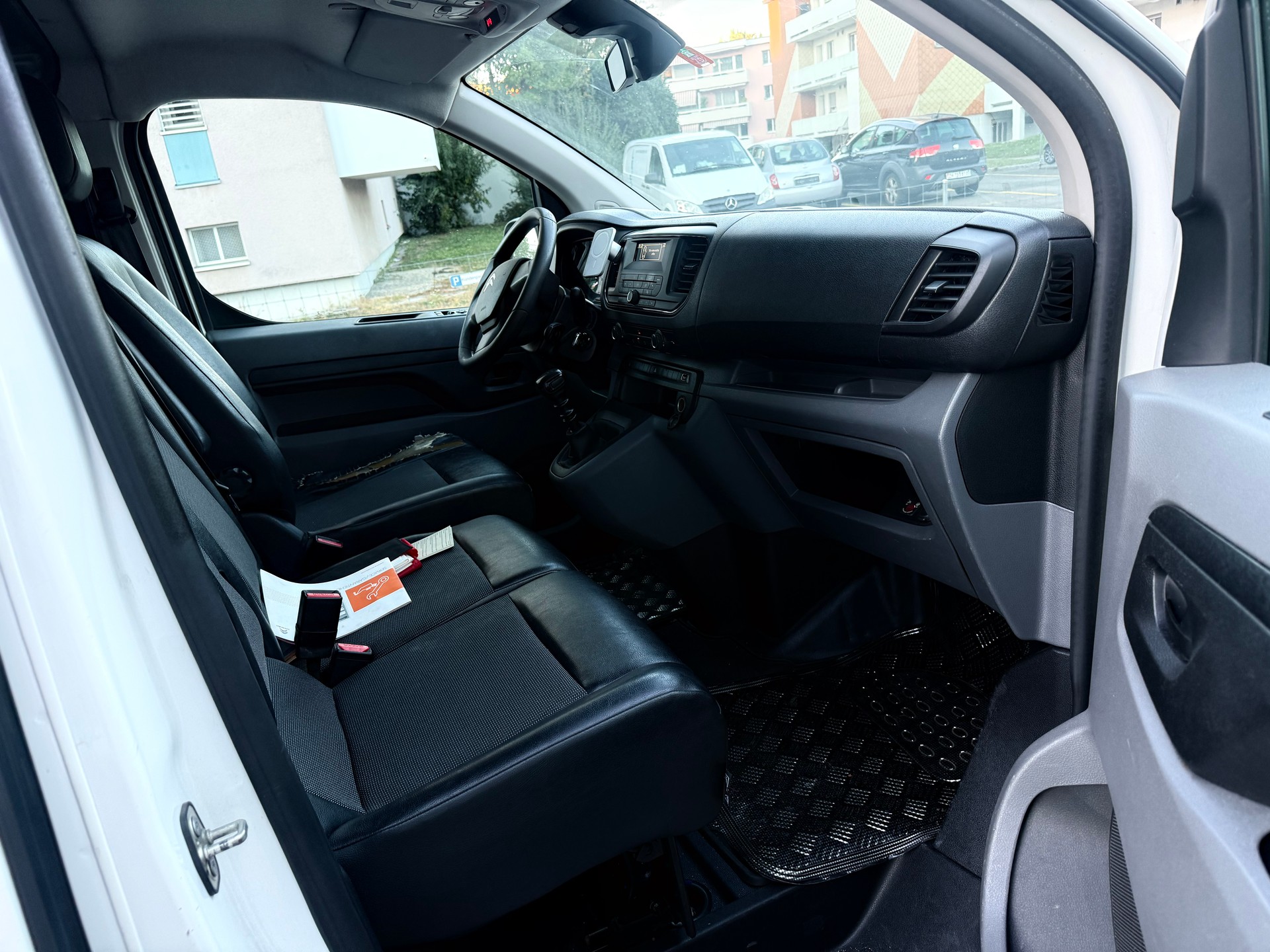 CITROEN Jumpy 2.0 BlueHDi 120 M Komfort-image-9