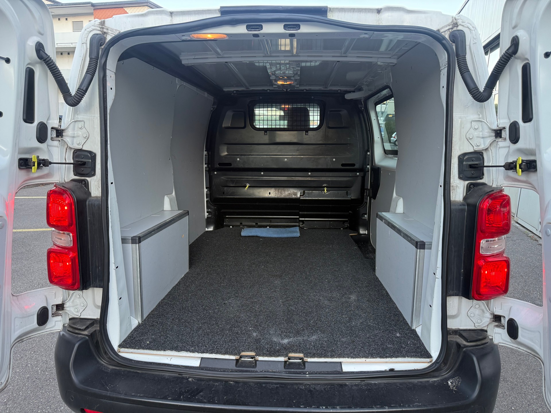 CITROEN Jumpy 2.0 BlueHDi 120 M Komfort-image-5