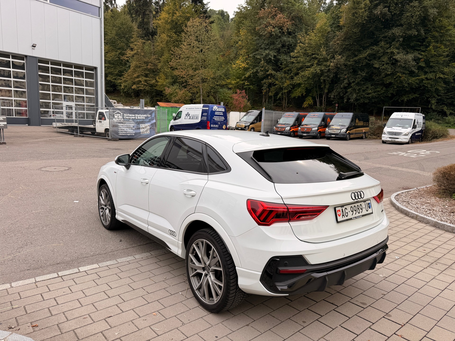 AUDI Q3 Sportback 40 TDI S line quattro S-tronic-image-5