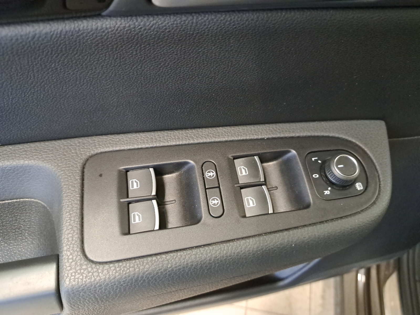 SEAT Alhambra 1.4 TSI FR Line DSG-image-25