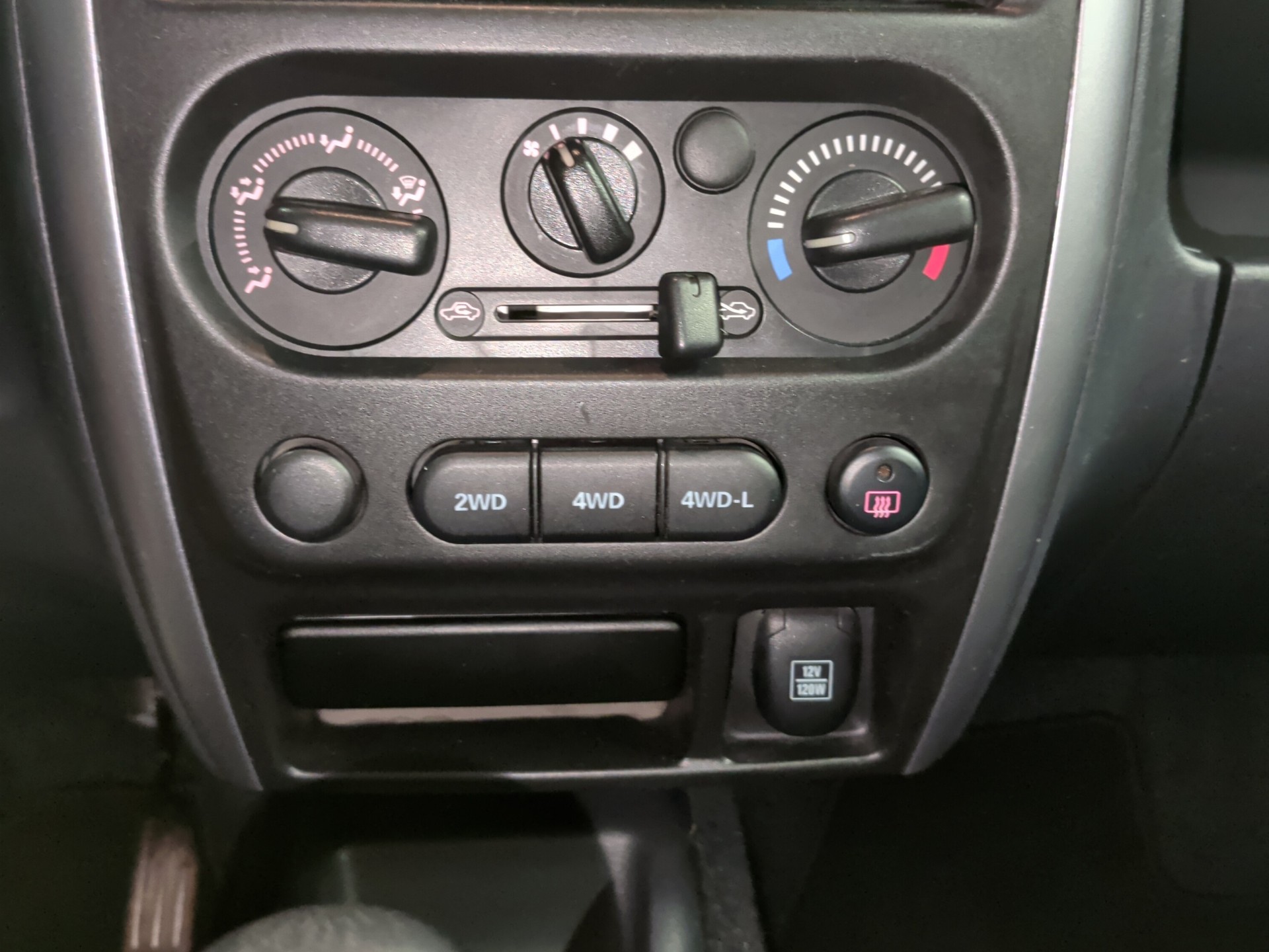 SUZUKI Jimny 1.3 16V Unico-image-11