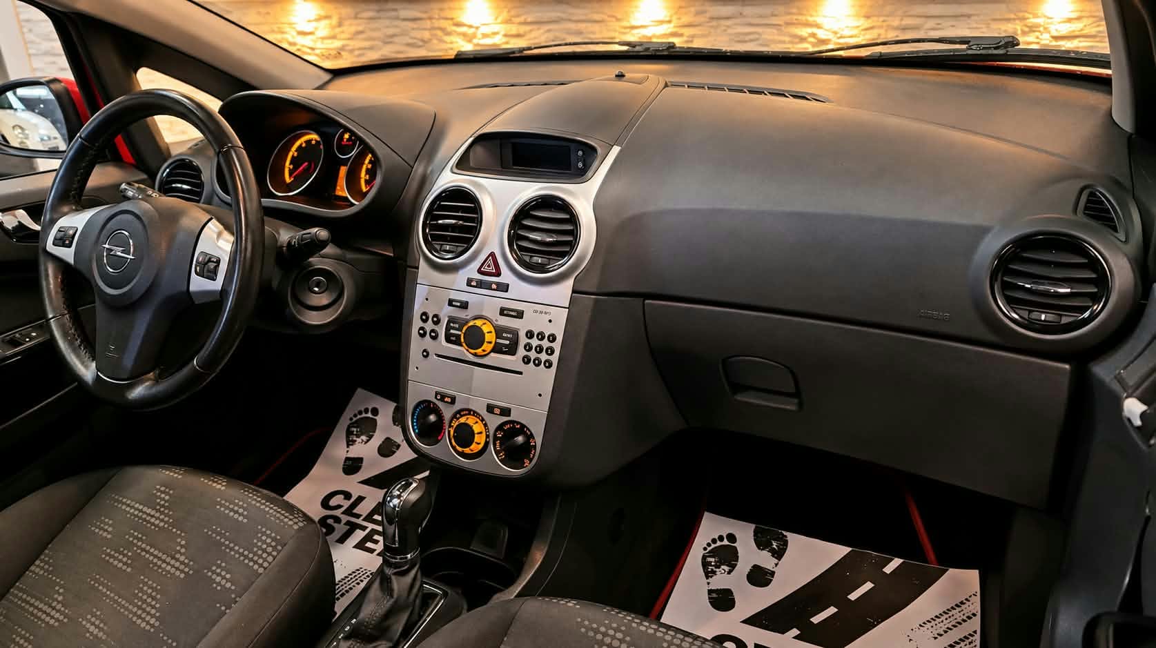 OPEL Corsa 1.4 TP Enjoy Automatic-image-14