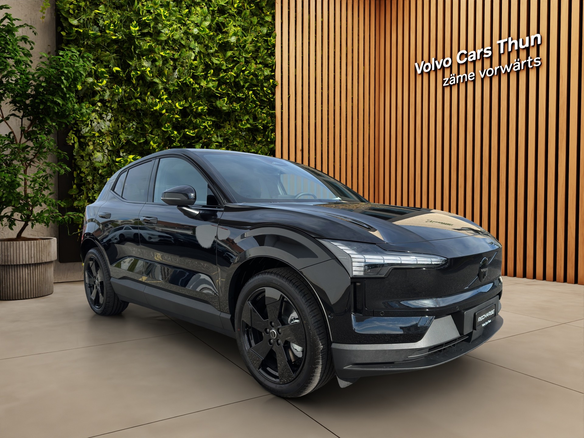 VOLVO EX30 E60 Twin Ultra Performance Sw. Black Ed. AWD-showroom-element-2