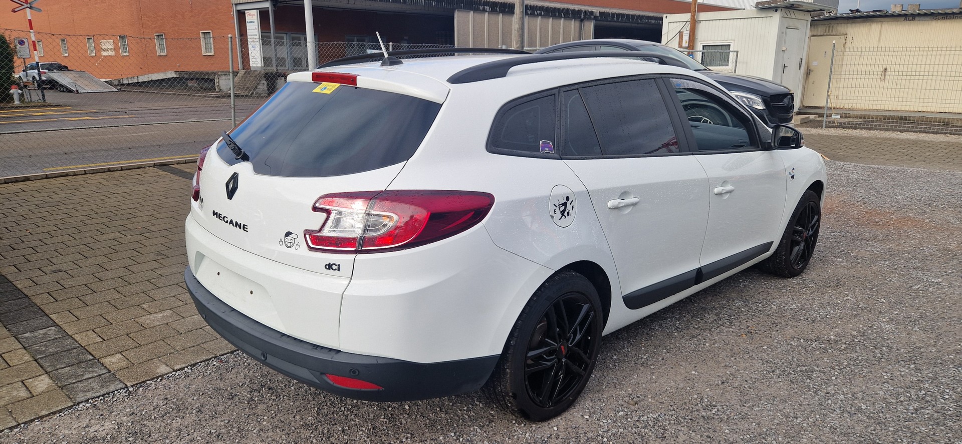 RENAULT Mégane Grandtour 1.5 dCi Dynamique EDC-image-3