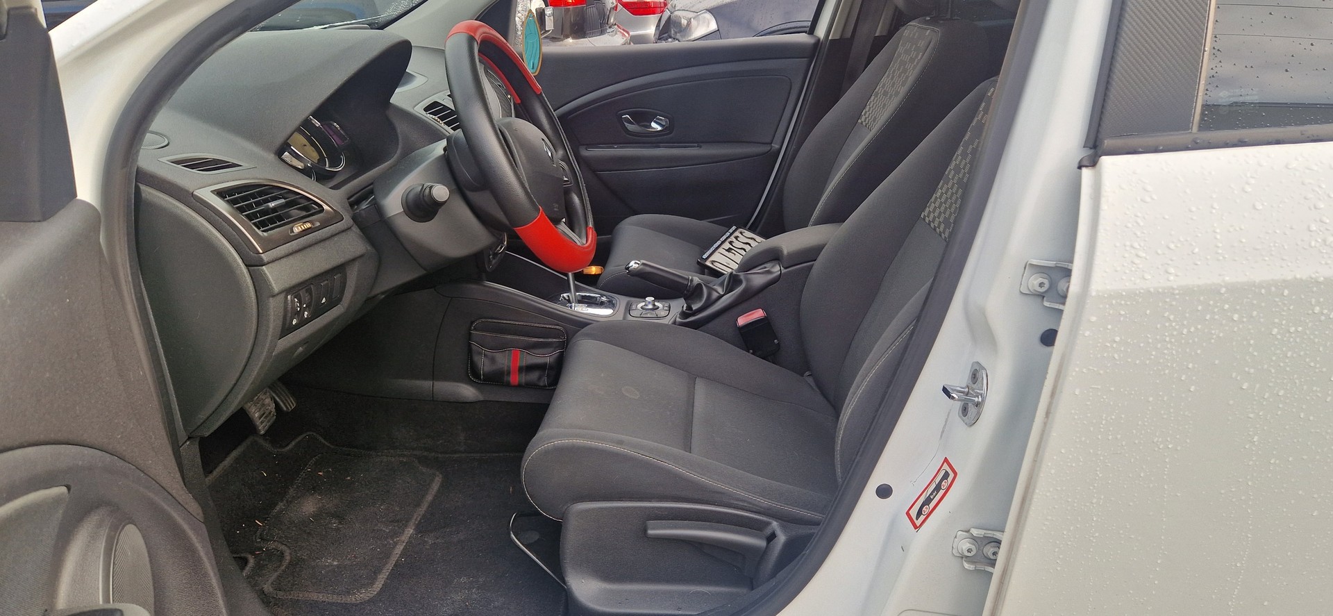 RENAULT Mégane Grandtour 1.5 dCi Dynamique EDC-image-5