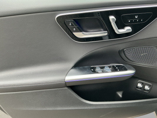 MERCEDES-BENZ C 300e EQ Hybrid-image-9