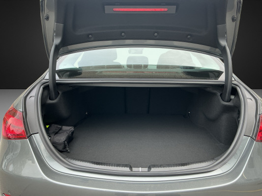 MERCEDES-BENZ C 300e EQ Hybrid-image-11