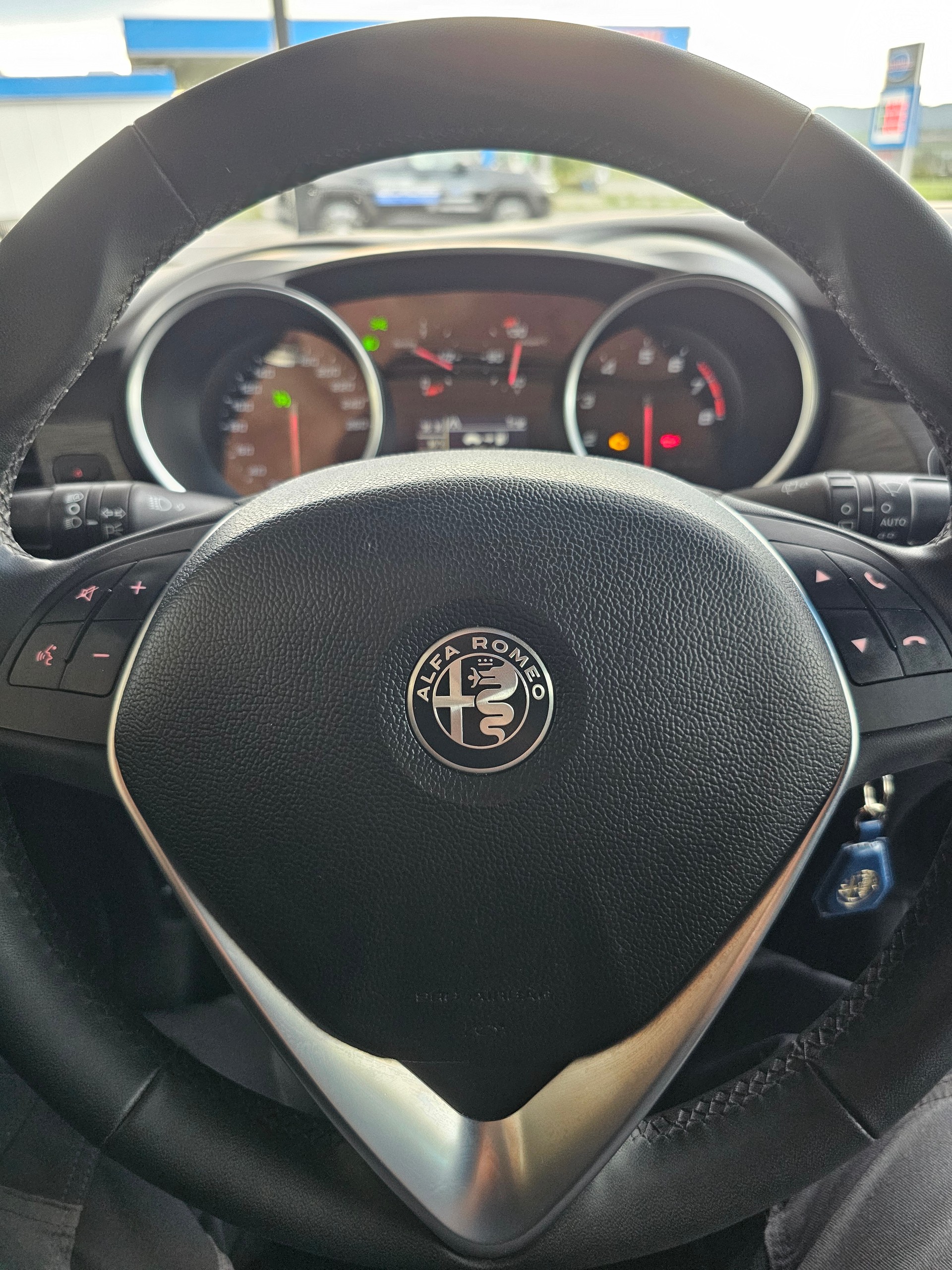 ALFA ROMEO Giulietta 1.4 Turbo TI-image-13