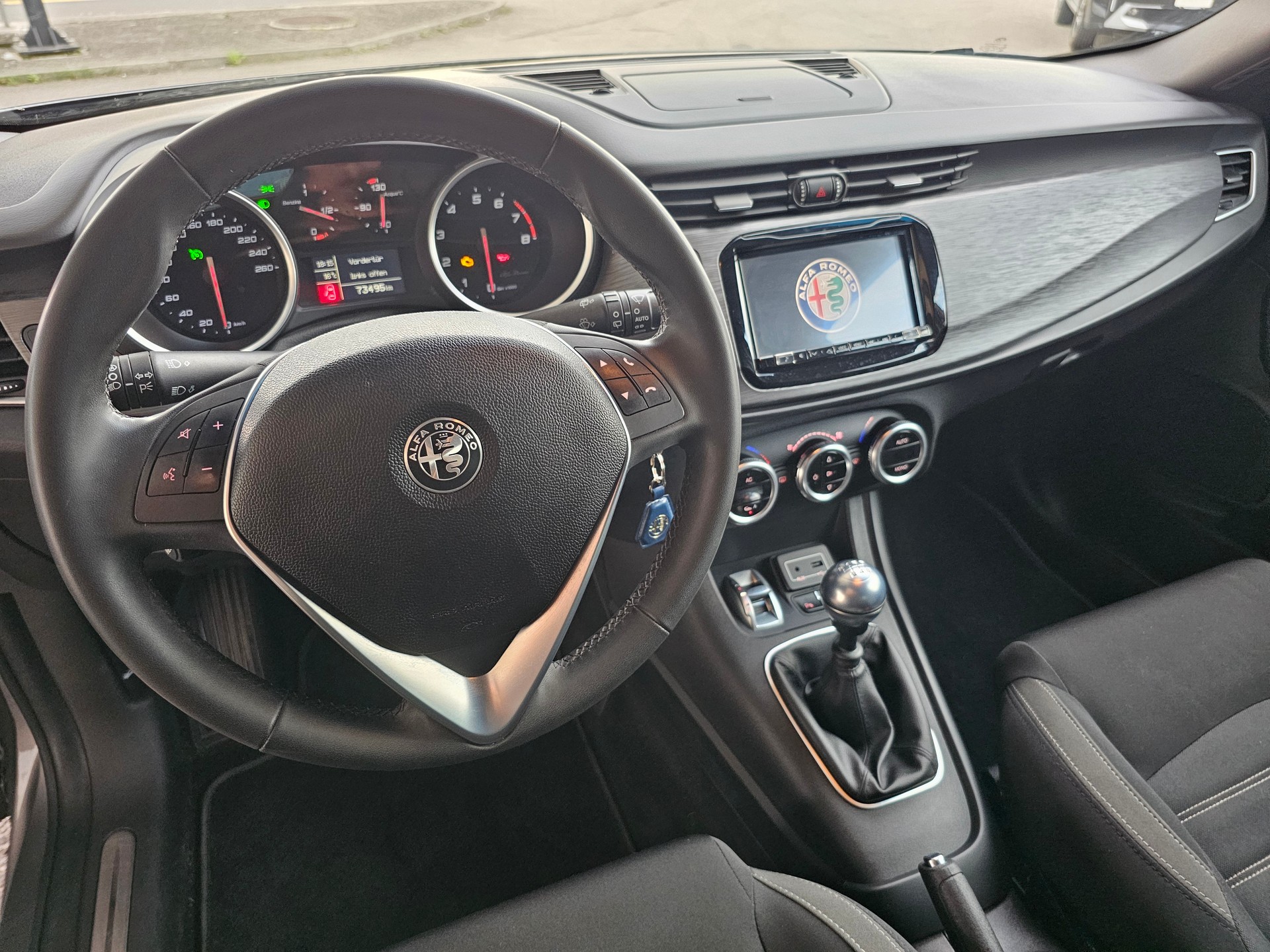 ALFA ROMEO Giulietta 1.4 Turbo TI-image-12