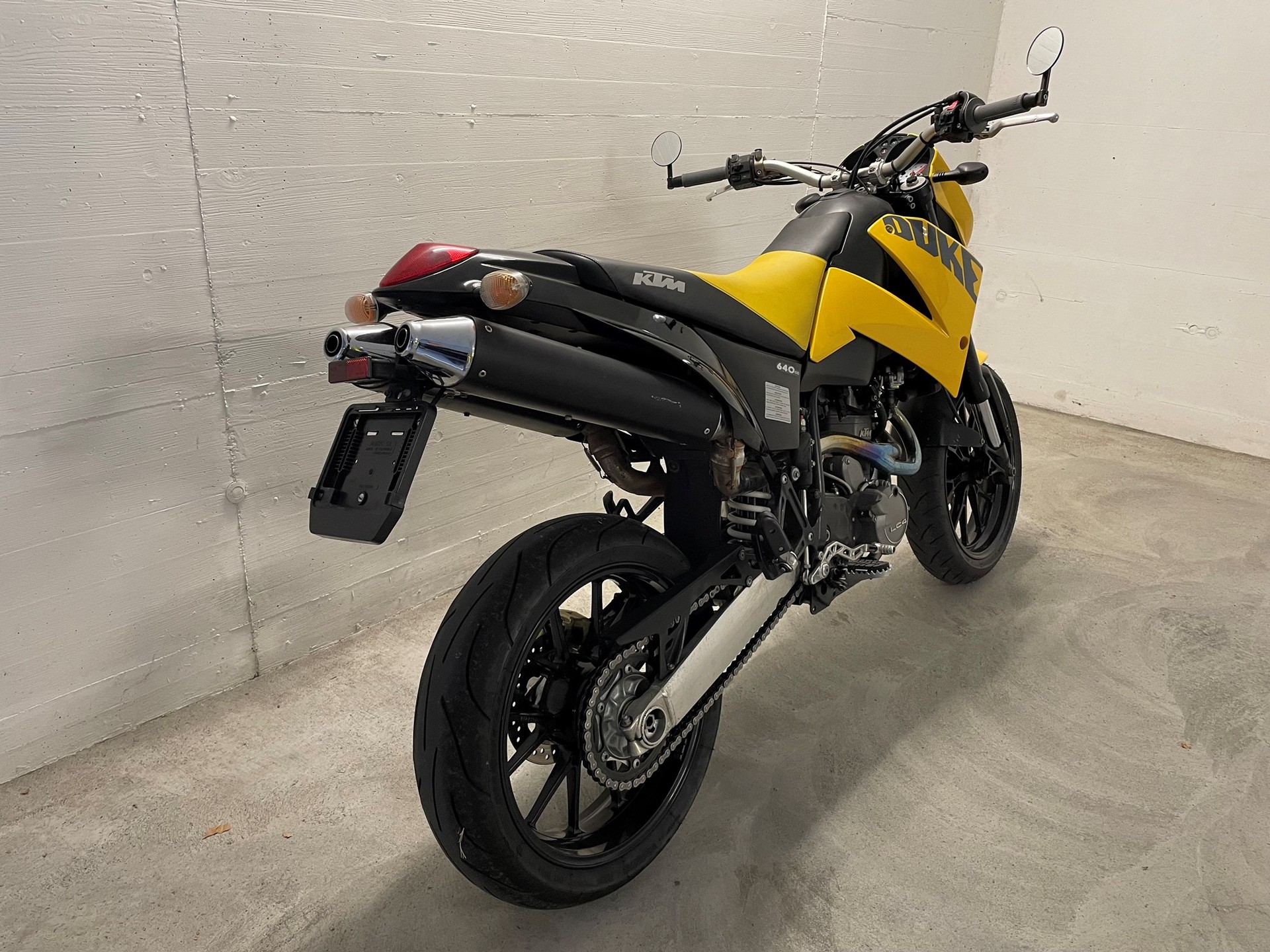 KTM 640 Duke-E II (25kW)-showroom-element-2